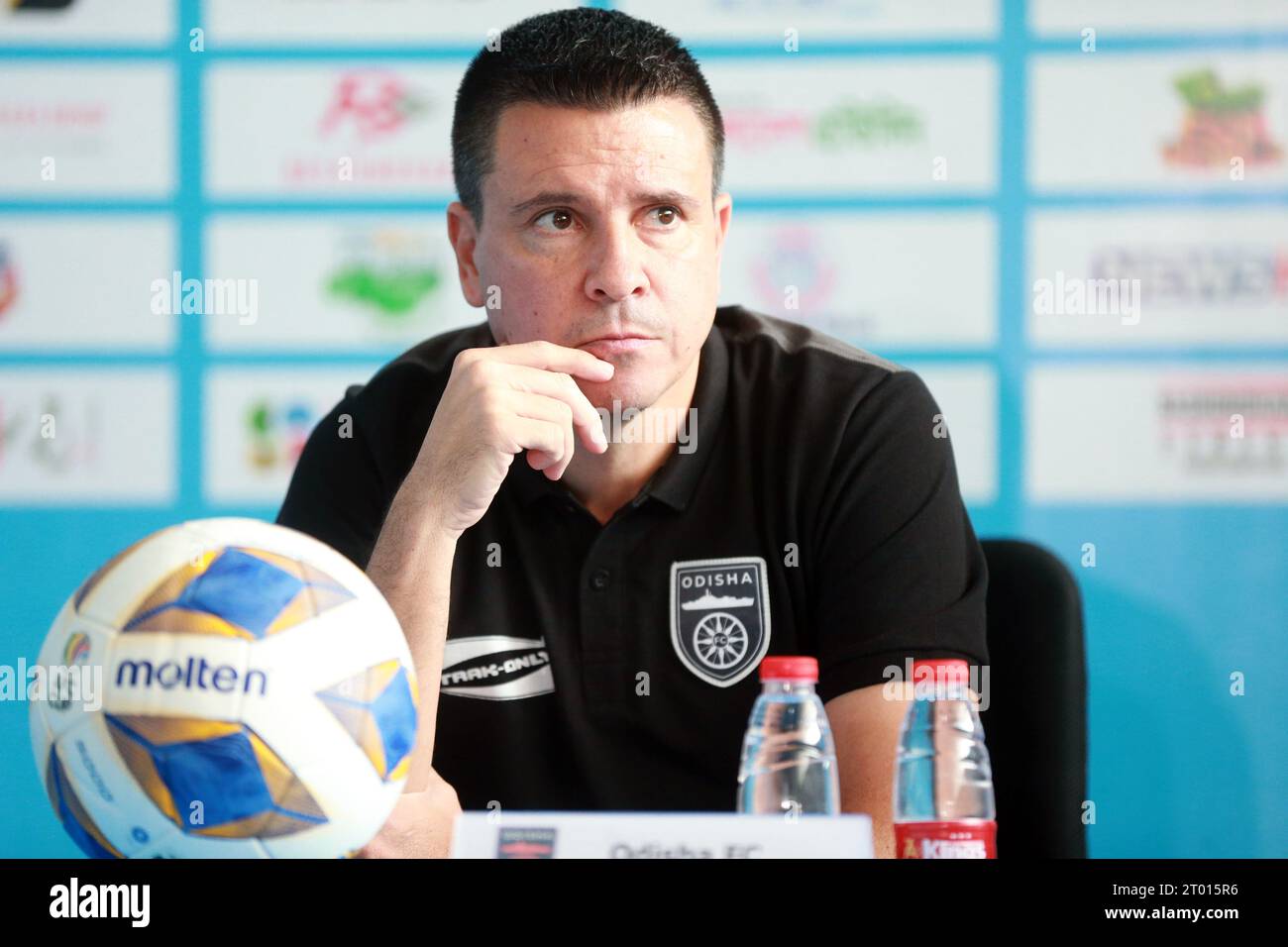 L'allenatore indiano Sergio LOBERA dell'Odisha FC durante una conferenza stampa sulla partita del gruppo D della AFC Cup 2023-24 contro i Basundhara Kings a Basundhara Kings Foto Stock