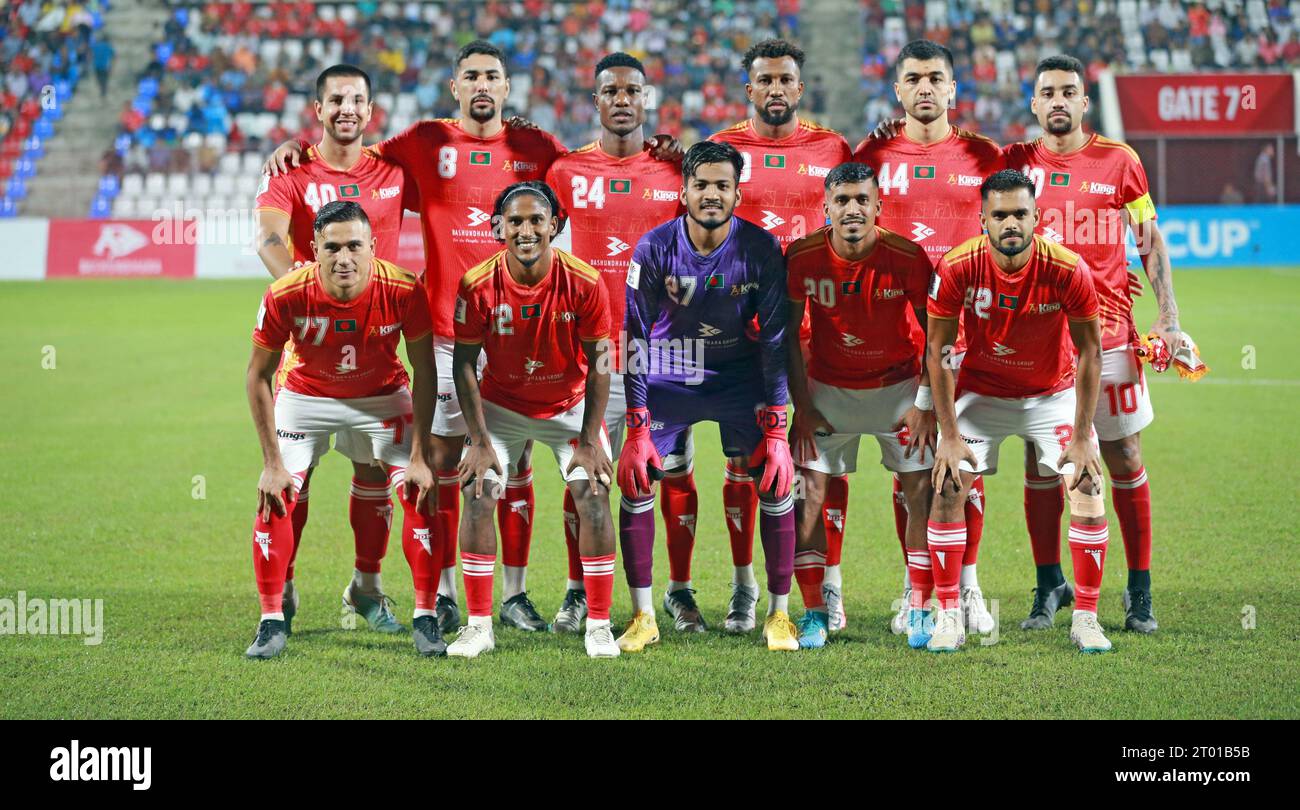 Foto del Basundhara Kings Team durante la partita di gruppo D della AFC Cup 2023-24 tra Basundhara Kings del Bangladesh e Odisha FC of India a Basundhara Kings Foto Stock