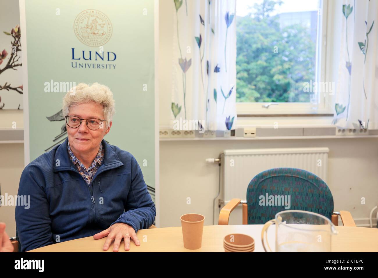 Stoccolma, Svezia. 3 ottobre 2023. LUND 2023-10-03La fisica franco-svedese Anne l'Huillier, una delle vincitrici del premio Nobel per la fisica di quest'anno, incontra i giornalisti dell'Università di Lund, dove lavora. Foto Andreas Hillergren/TT/code 10600 credito: TT News Agency/Alamy Live News Foto Stock