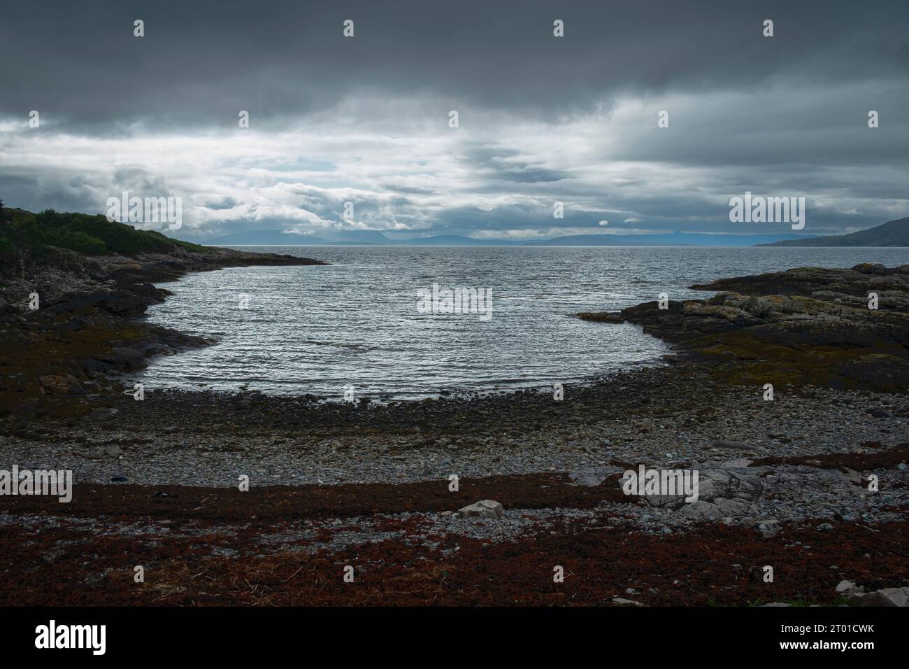 Litorale di Loch Eishort, Isola di Skye, Scozia Foto Stock