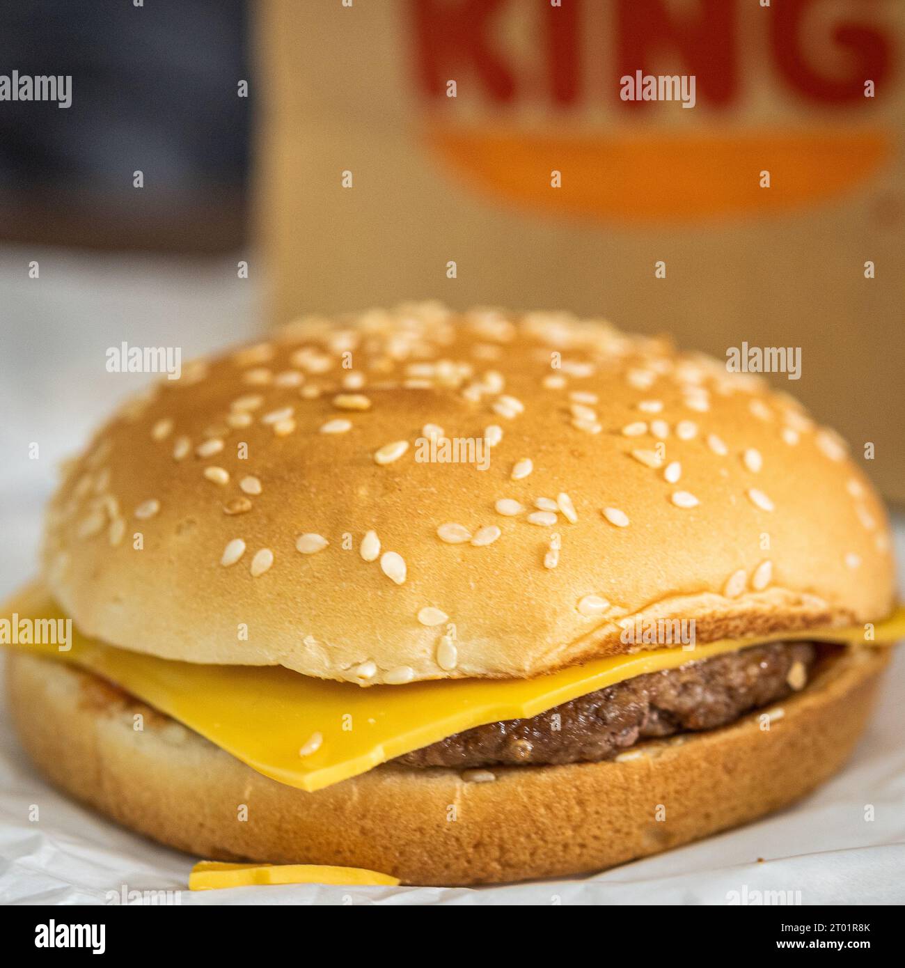 21 gennaio 2023 a Roma, Italia, American Fast Food Cheeseburger di Burger King Foto Stock