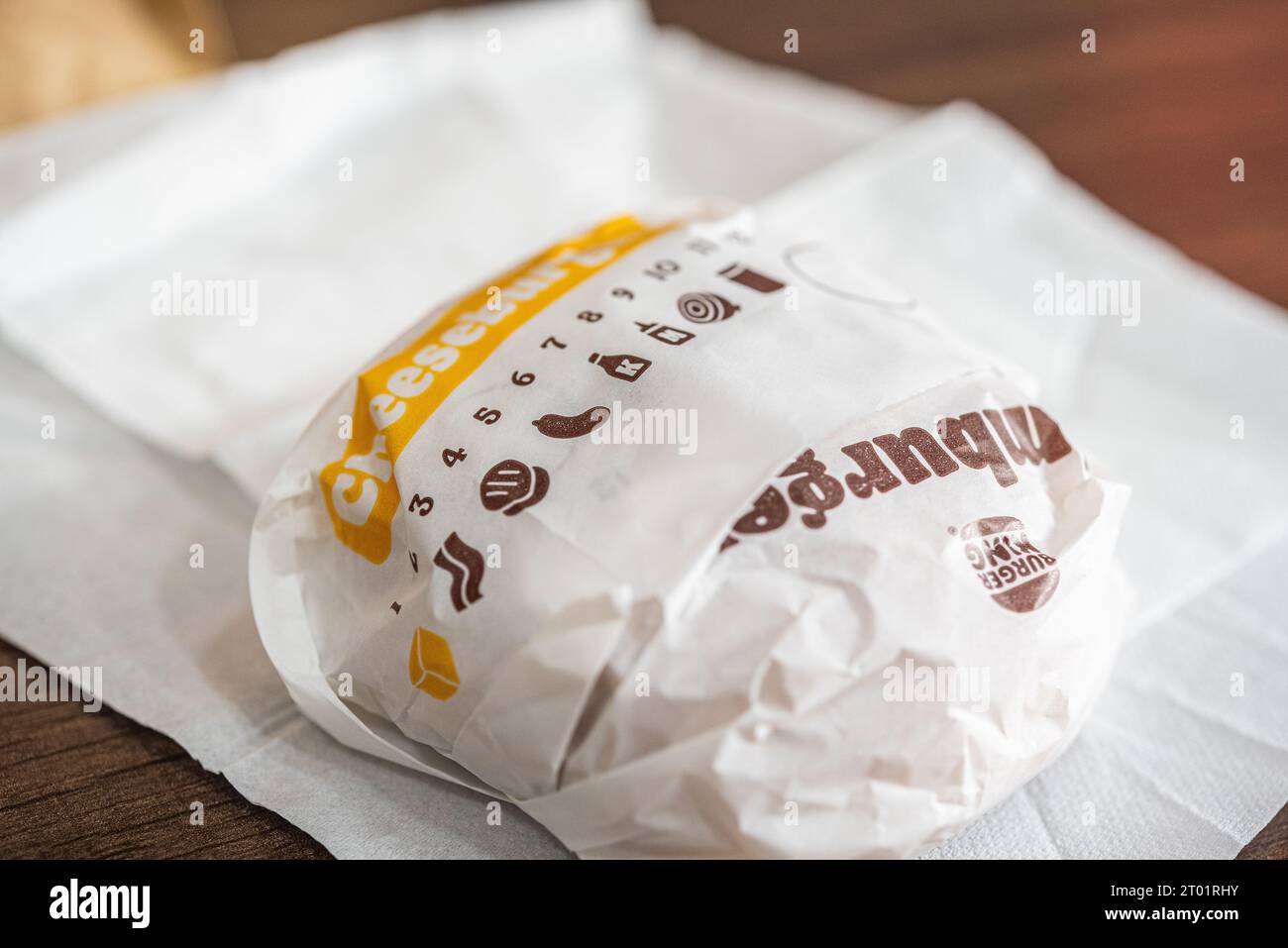 21 gennaio 2023 a Roma, Italia, American Fast Food Cheeseburger di Burger King Foto Stock