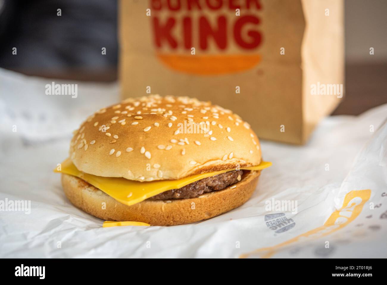 21 gennaio 2023 a Roma, Italia, American Fast Food Cheeseburger di Burger King Foto Stock