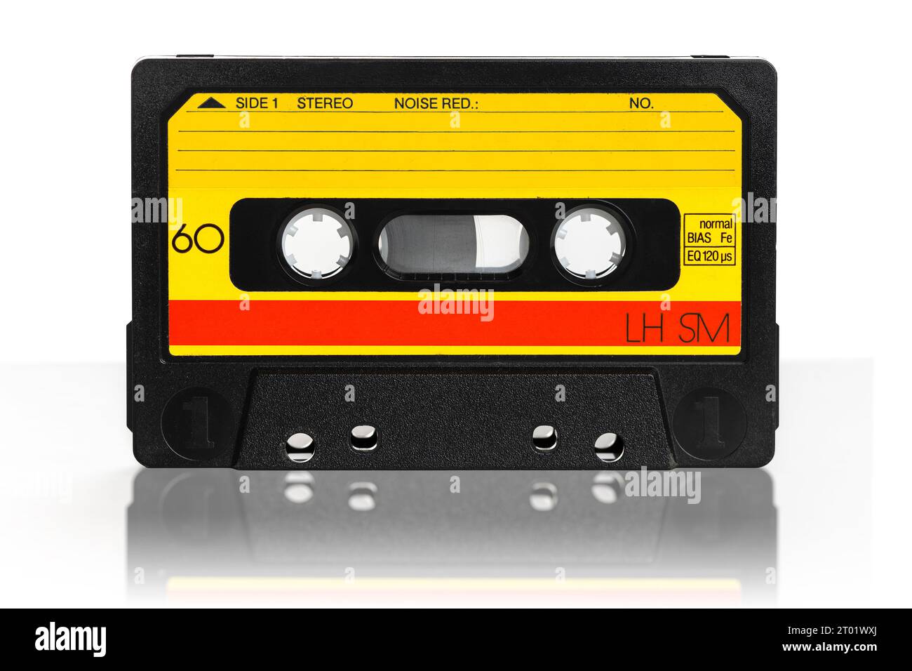 audiocassetta vintage su sfondo bianco Foto Stock
