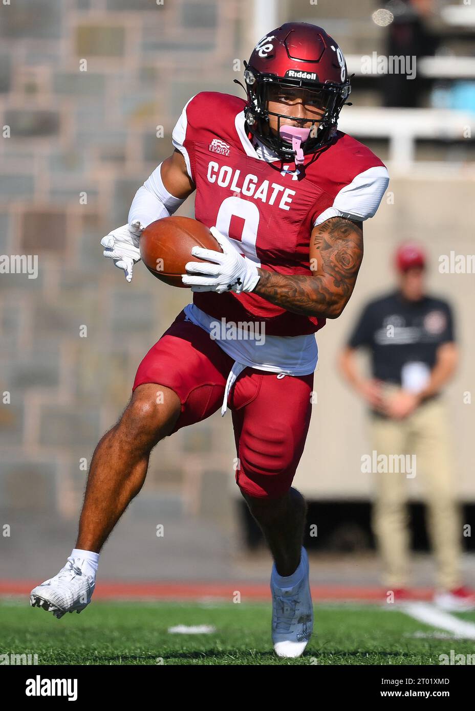 16 settembre 2023: Il wide receiver dei Colgate Raiders Treyvhon Saunders (9) corre con il pallone contro i Pennsylvania Quakers durante il secondo tempo di sabato 16 settembre 2023 all'Andy Kerr Stadium di Hamilton, New York. La Pennsylvania ha vinto 20-6. Rich Barnes/CSM Foto Stock