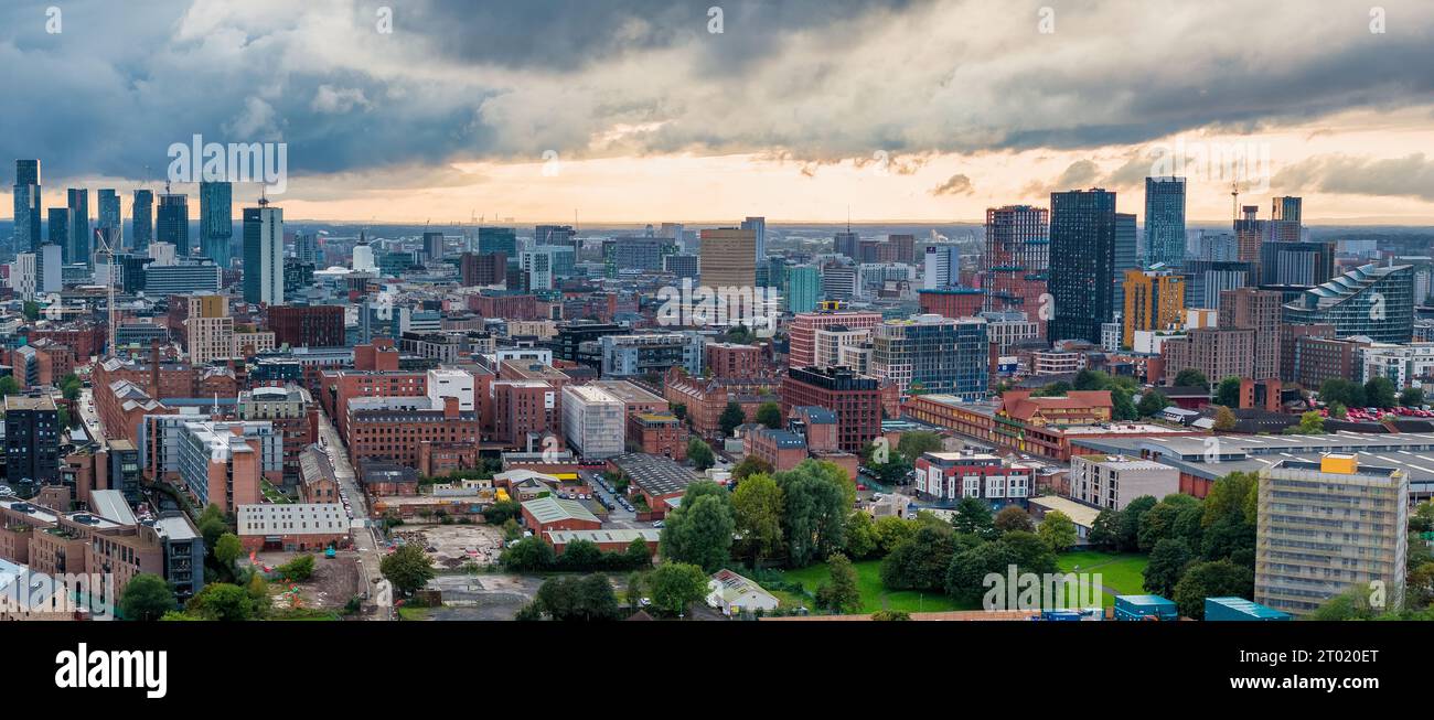 Skyline di Manchester di sera Foto Stock