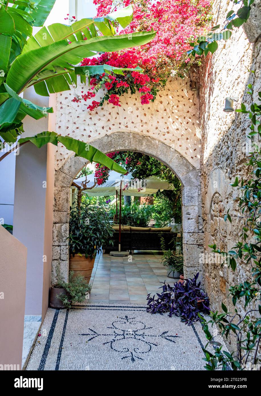 Una villa tradizionale nella città vecchia di Rodi in Grecia Foto Stock