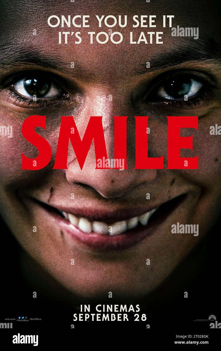 Smile (2022) diretto da Parker Finn e interpretato da Sosie Bacon, Jessie T. Usher e Kyle Gallner. Dopo aver assistito a un bizzarro e traumatico incidente che coinvolge un paziente, uno psichiatra diventa sempre più convinto di essere minacciata da un'entità inquietante. Foto Stock