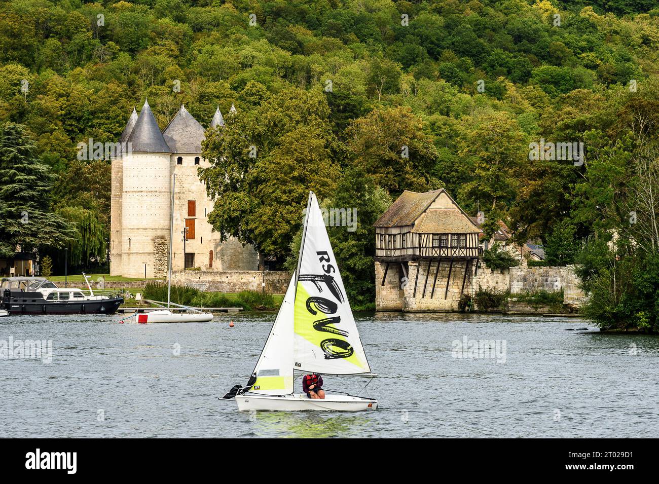 La città di Vernon - vecchio mulino e castello delle tourelles | la ville de Vernon - Vieux-Moulin et Chateau des tourelles Foto Stock