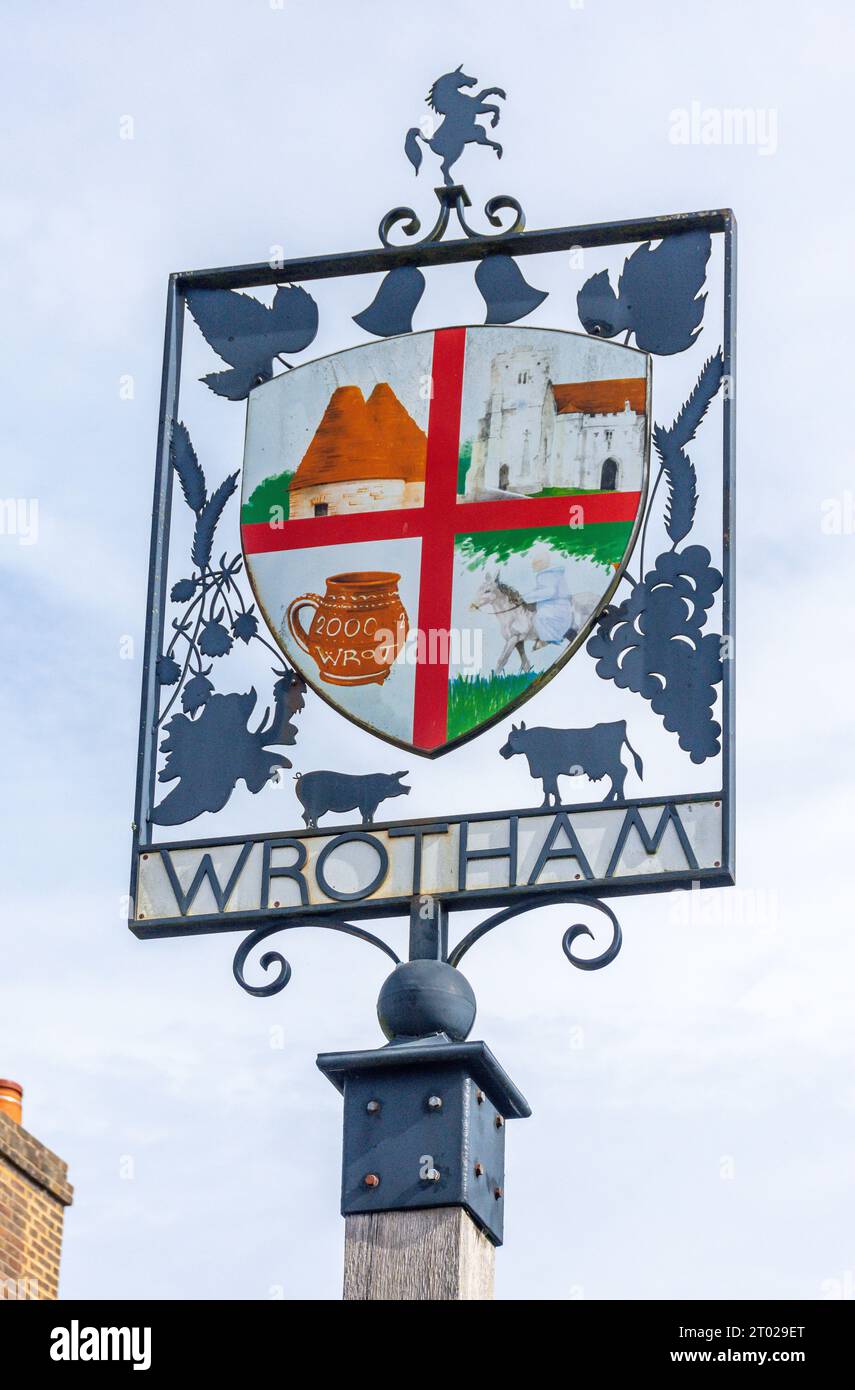 Cartello villaggio, High Street, Wrotham, Kent, Inghilterra, Regno Unito Foto Stock
