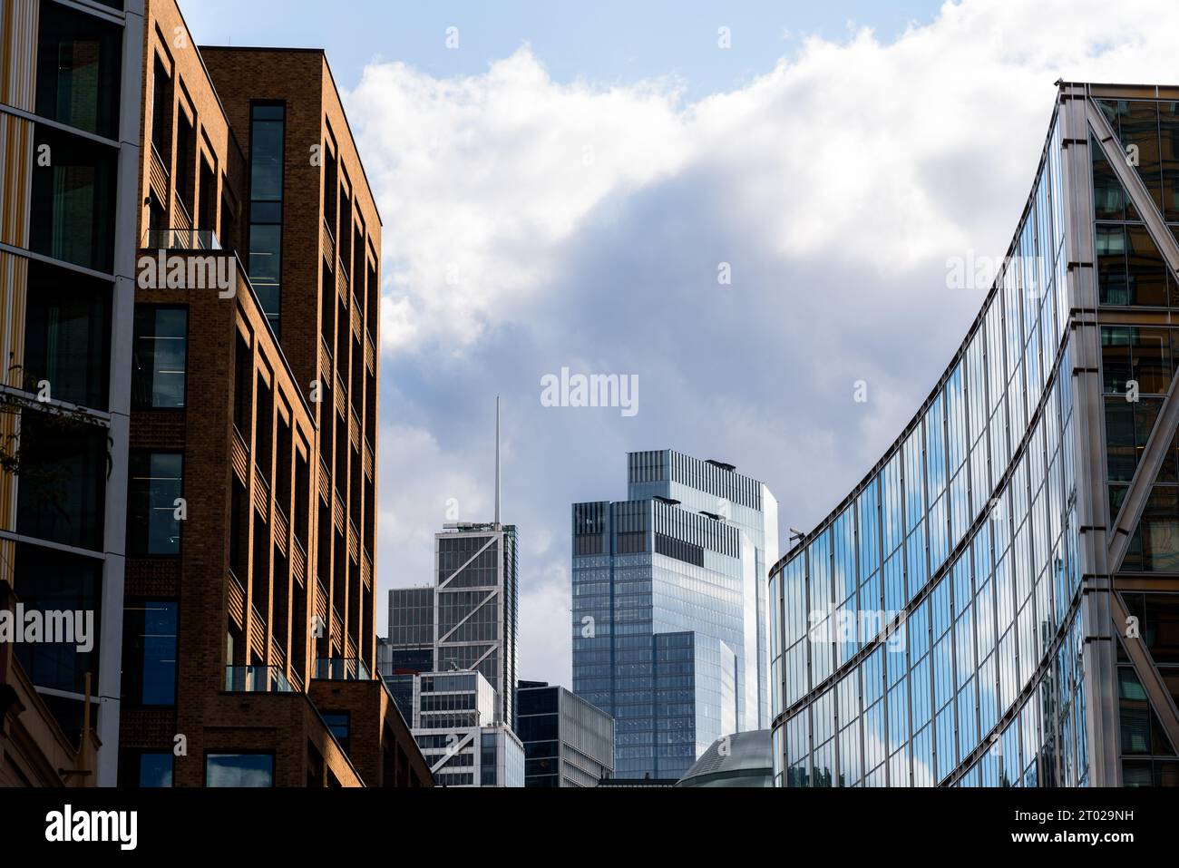 Londra, Regno Unito - 25 agosto 2023: Vista dei moderni edifici per uffici nella City di Londra vicino a Liverpool Street. Bishopsgate Court Foto Stock