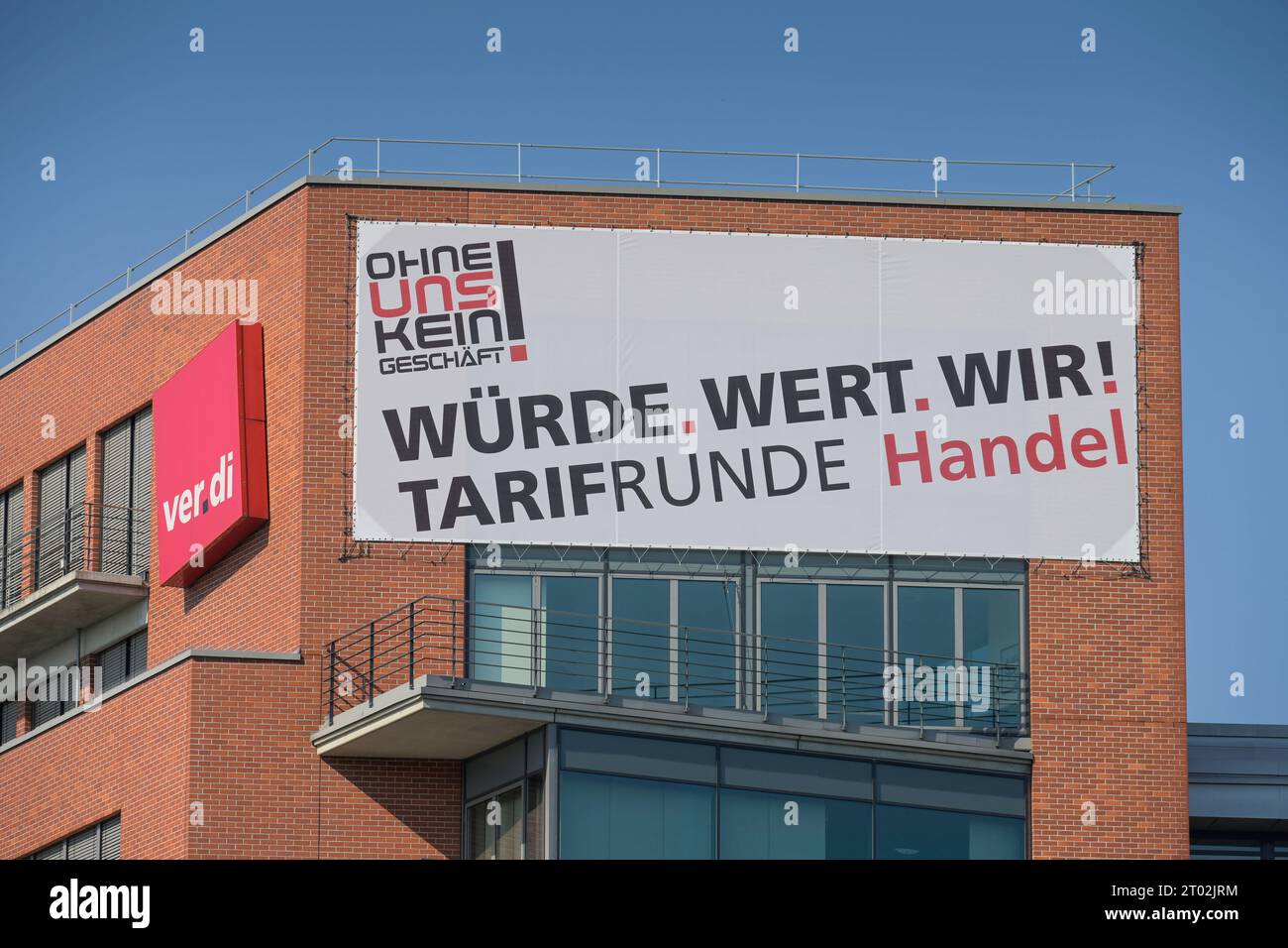 Ver.di-Bundesverwaltung, Paula-Thiede-Ufer 10, Köpenicker Straße, Kreuzberg, Friedrichshain-Kreuzberg, Berlin, Deutschland *** Local Caption ***, Berlin, Deutschland *** Ver di Federal Administration, Paula Thiede Ufer 10, Köpenicker Straße, Kreuzberg, Friedrichshain Kreuzberg, Berlino, didascalia locale Germania, Berlino, Germania credito: Imago/Alamy Live News Foto Stock