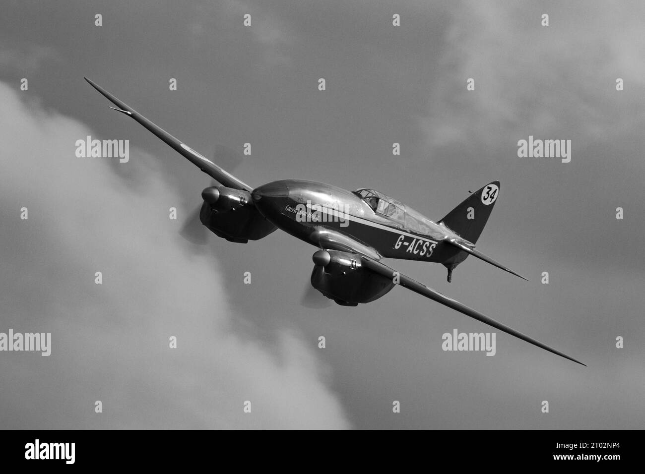 De Havilland DH.88 Comet - Grosvenor House allo Shuttleworth Collection Race Day Air Show 2023. Foto Stock