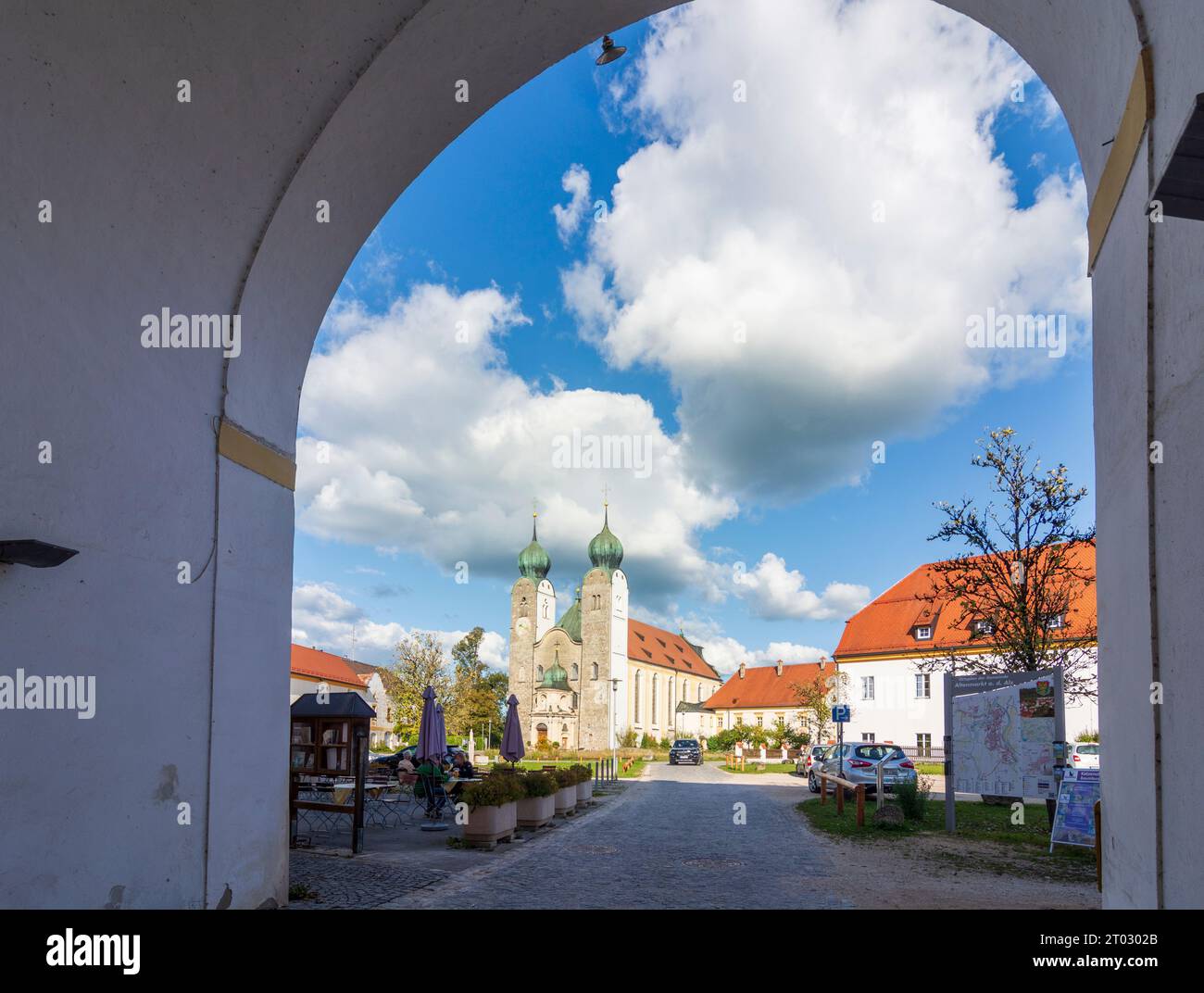 Altenmarkt an der Alz: Abbazia di Baumburg, chiesa di Oberbayern, Inn-Salzach, alta Baviera, Bayern, Baviera, Germania Foto Stock