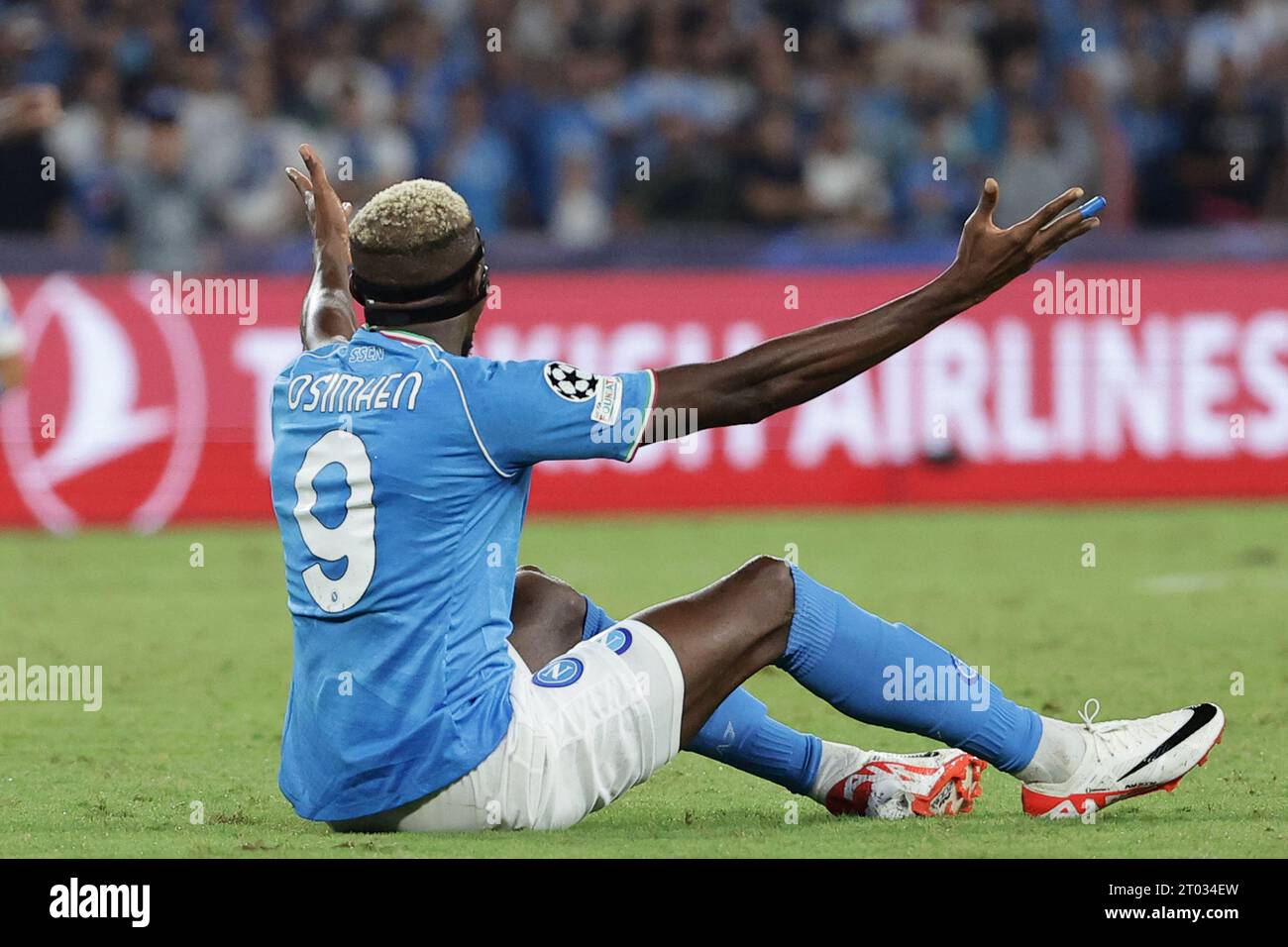 Napoli, Italia. 3 ottobre 2023. Victor Osimhen dell'SSC Napoli reagisce durante la partita di calcio del gruppo C di Champions League tra l'SSC Napoli e il Real Madrid FC allo stadio Diego Armando Maradona di Napoli (Italia), 3 ottobre 2023. Crediti: Insidefoto di andrea staccioli/Alamy Live News Foto Stock