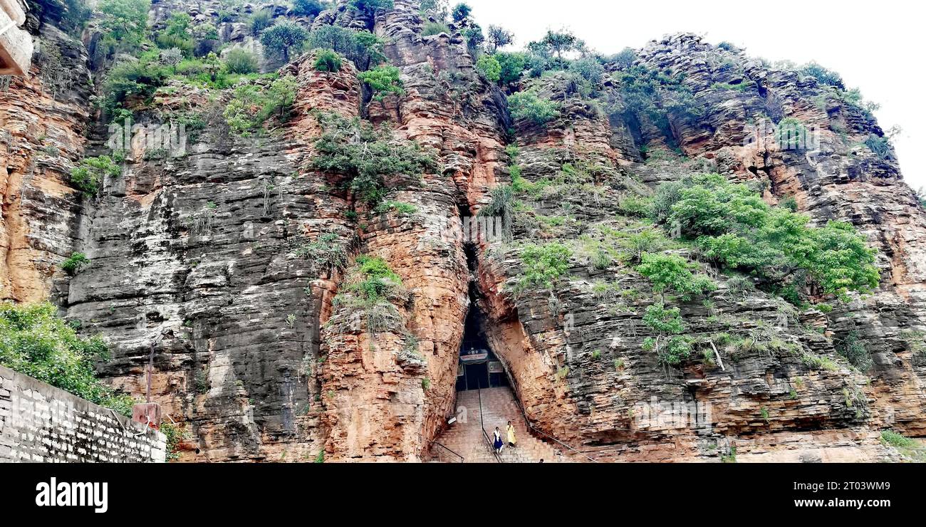 Tempio grotta di montagna in Andra pradesh Foto Stock