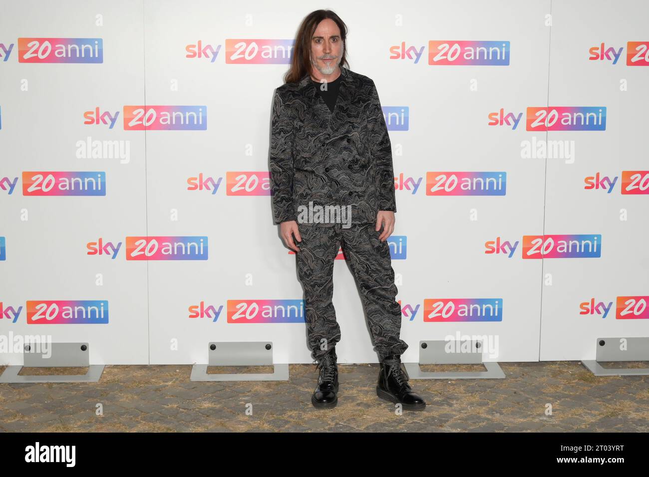Roma, Italia. 3 ottobre 2023. Manuel Agnelli partecipa alla photocall dell'evento Sky 20 anni alle Terme di Diocleziano. (Foto di Mario Cartelli/SOPA Images/Sipa USA) credito: SIPA USA/Alamy Live News Foto Stock