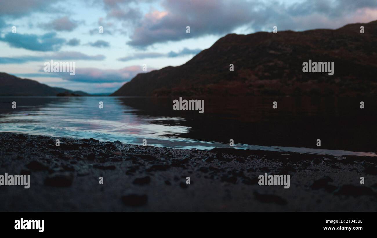 lago ullswater al tramonto Foto Stock