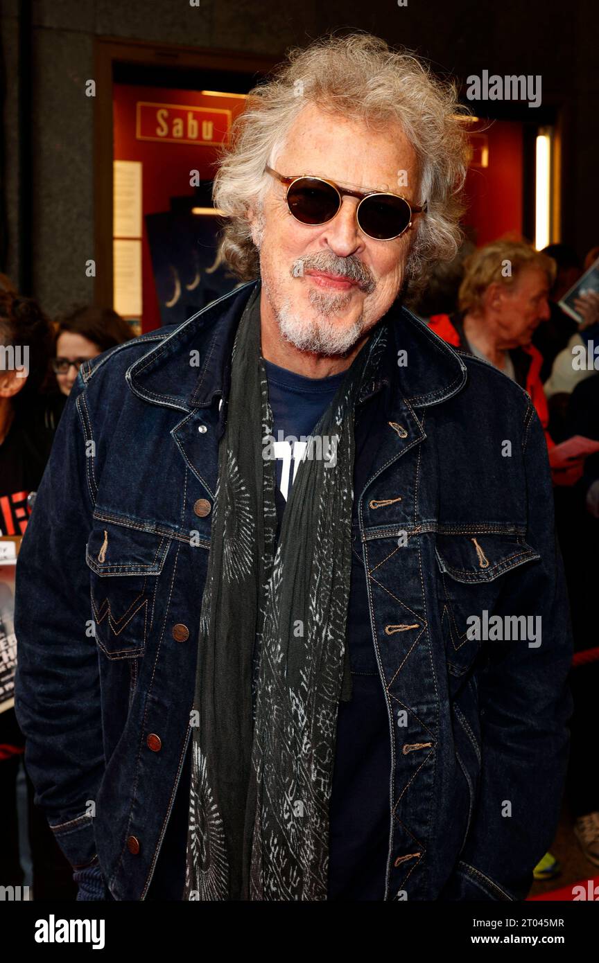 Wolfgang Niedecken bei der Premiere des Dokumentarfilms Anselm - Das Rauschen der Zeit in der Lichtburg. Essen, 03.10.2023 *** Wolfgang Niedecken alla prima del documentario Anselm Das Rauschen der Zeit al Lichtburg Essen, 03 10 2023 foto:XT.xSchröerx/xFuturexImagex anselm_3008 Credit: Imago/Alamy Live News Foto Stock