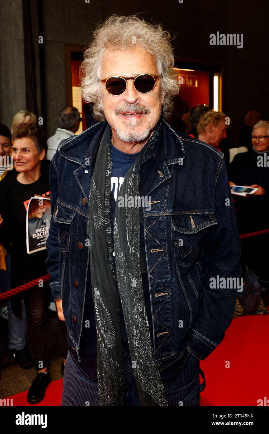 Wolfgang Niedecken bei der Premiere des Dokumentarfilms Anselm - Das Rauschen der Zeit in der Lichtburg. Essen, 03.10.2023 *** Wolfgang Niedecken alla prima del documentario Anselm Das Rauschen der Zeit al Lichtburg Essen, 03 10 2023 foto:XT.xSchröerx/xFuturexImagex anselm_3005 Credit: Imago/Alamy Live News Foto Stock