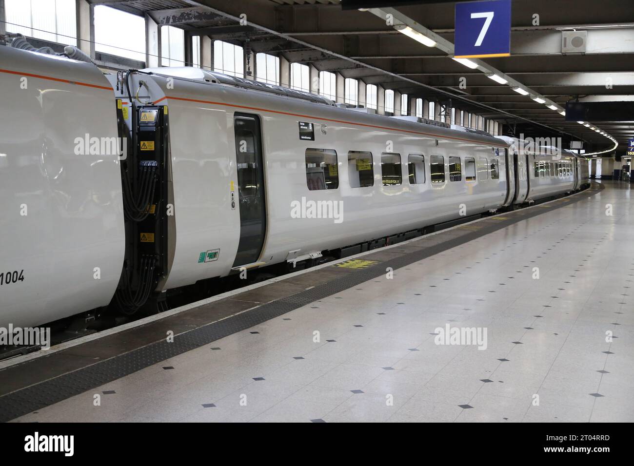 Londra, Regno Unito. 4 ottobre 2023. La stazione di Euston è spaventosamente deserta il giorno in cui il sindacato ha chiesto lo sciopero. Crediti: Uwe Deffner/Alamy Live News Foto Stock