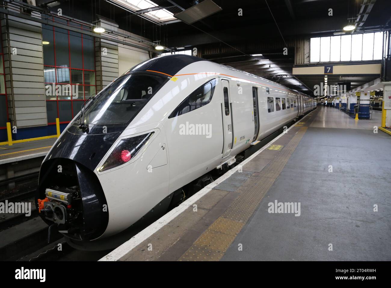 Londra, Regno Unito. 4 ottobre 2023. La stazione di Euston è spaventosamente deserta il giorno in cui il sindacato ha chiesto lo sciopero. Crediti: Uwe Deffner/Alamy Live News Foto Stock
