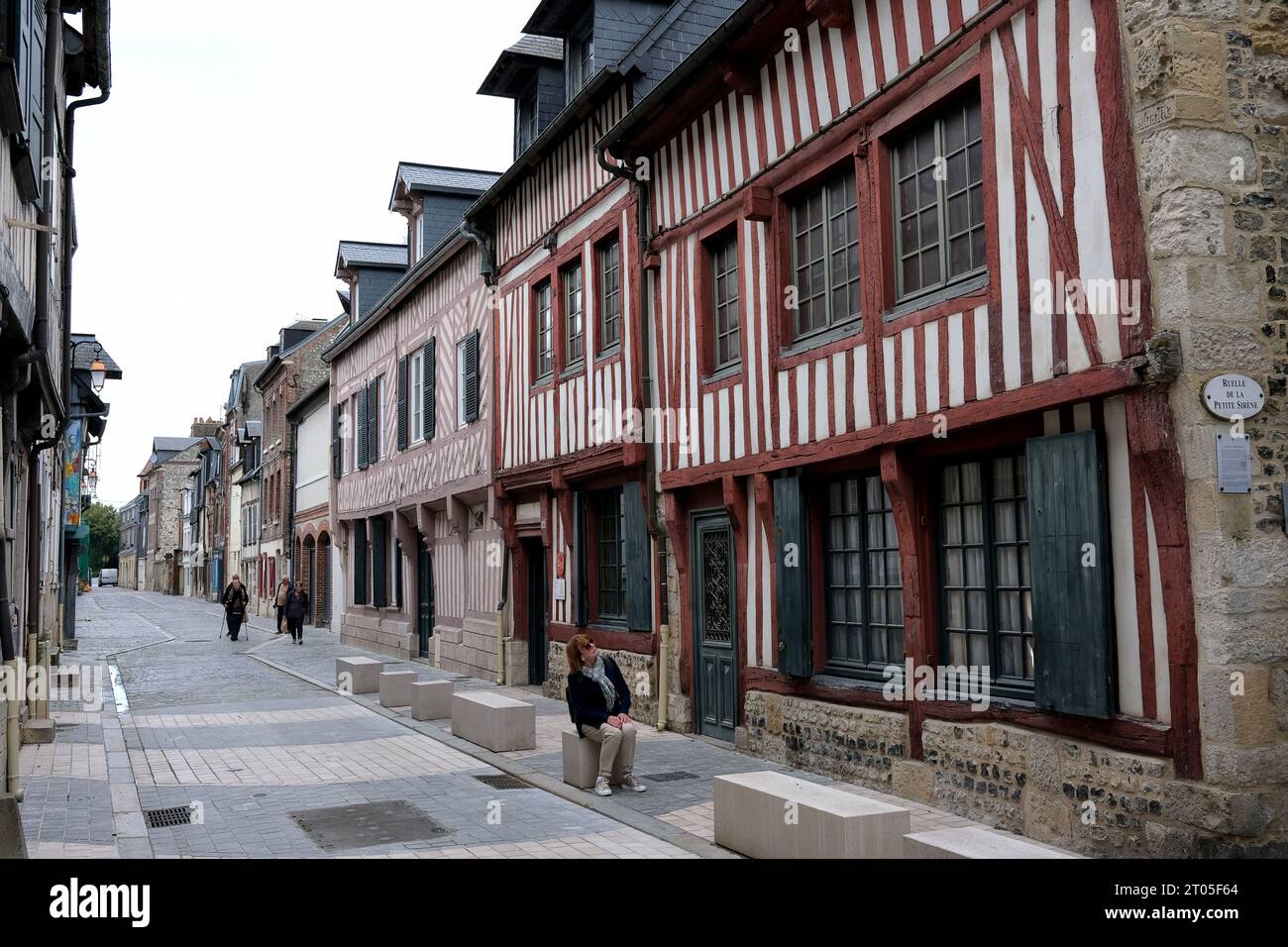La Rue Haute a Honfleur, Francia, Francia, Normandia, 2023 Foto Stock