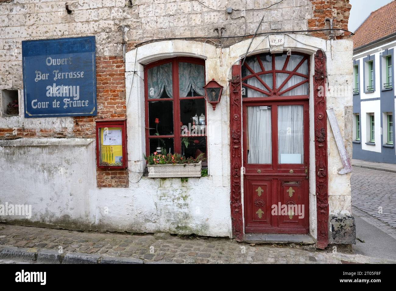Old Cafe, Montreuil-sur-Mer, Pas-de-Calais, Francia, francese, Normandia, 2023 Foto Stock