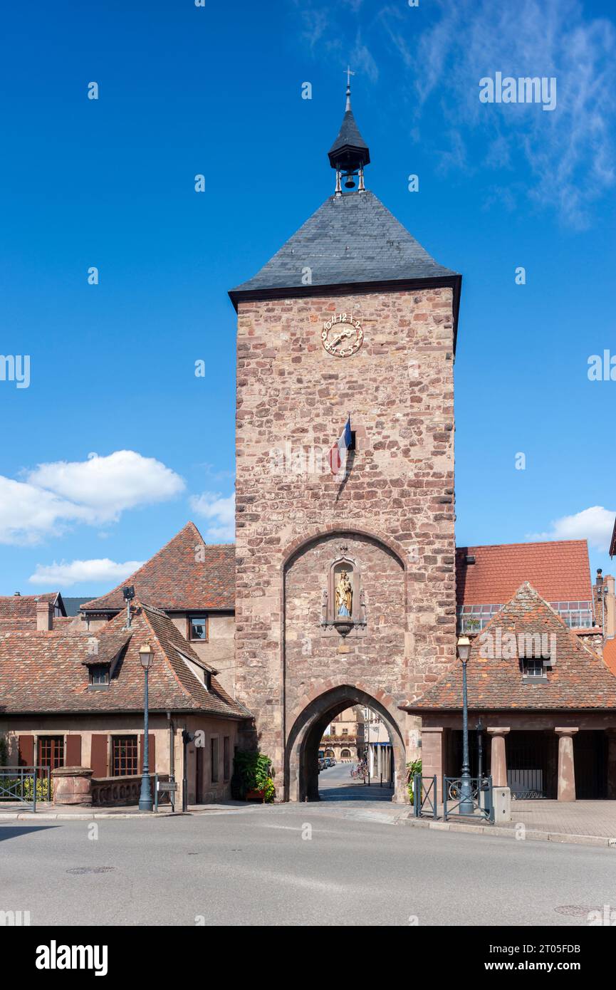 Blacksmith Tower, ex City Gate, Molsheim, Alsazia, Francia, Europa Foto Stock