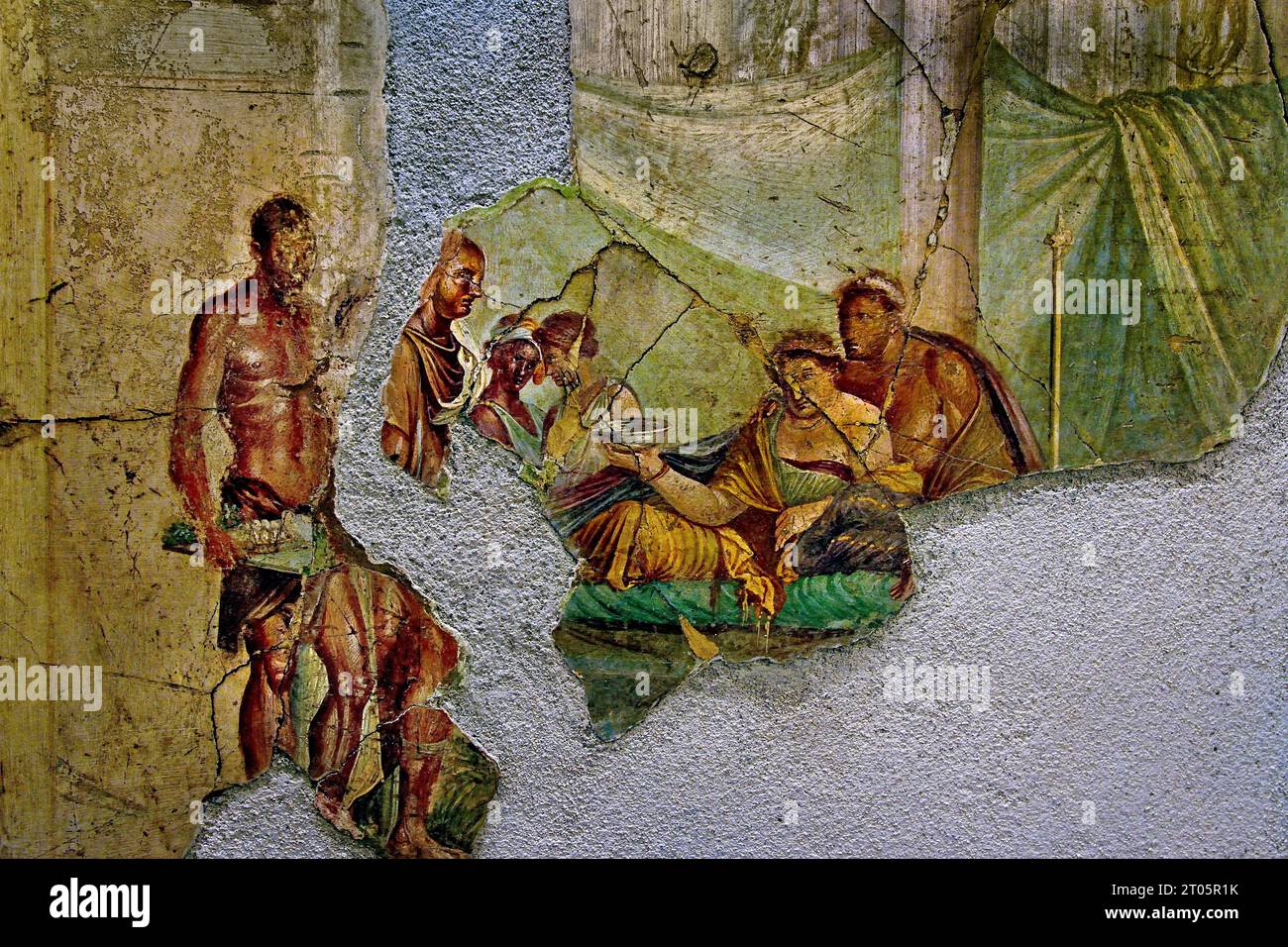 Casa di Giuseppe II - morte di Sofonisba - Casa di Giuseppe II affresco raffigurante, a sinistra, parti di un commestibile decorato con motivi cesellati. All'interno, una scena per banchetti. La città romana di fresco Pompei si trova vicino a Napoli, nella regione Campania. Pompei fu sepolta sotto 4-6 m di cenere vulcanica e pomice nell'eruzione del Vesuvio nel 79 d.C. Italia Foto Stock