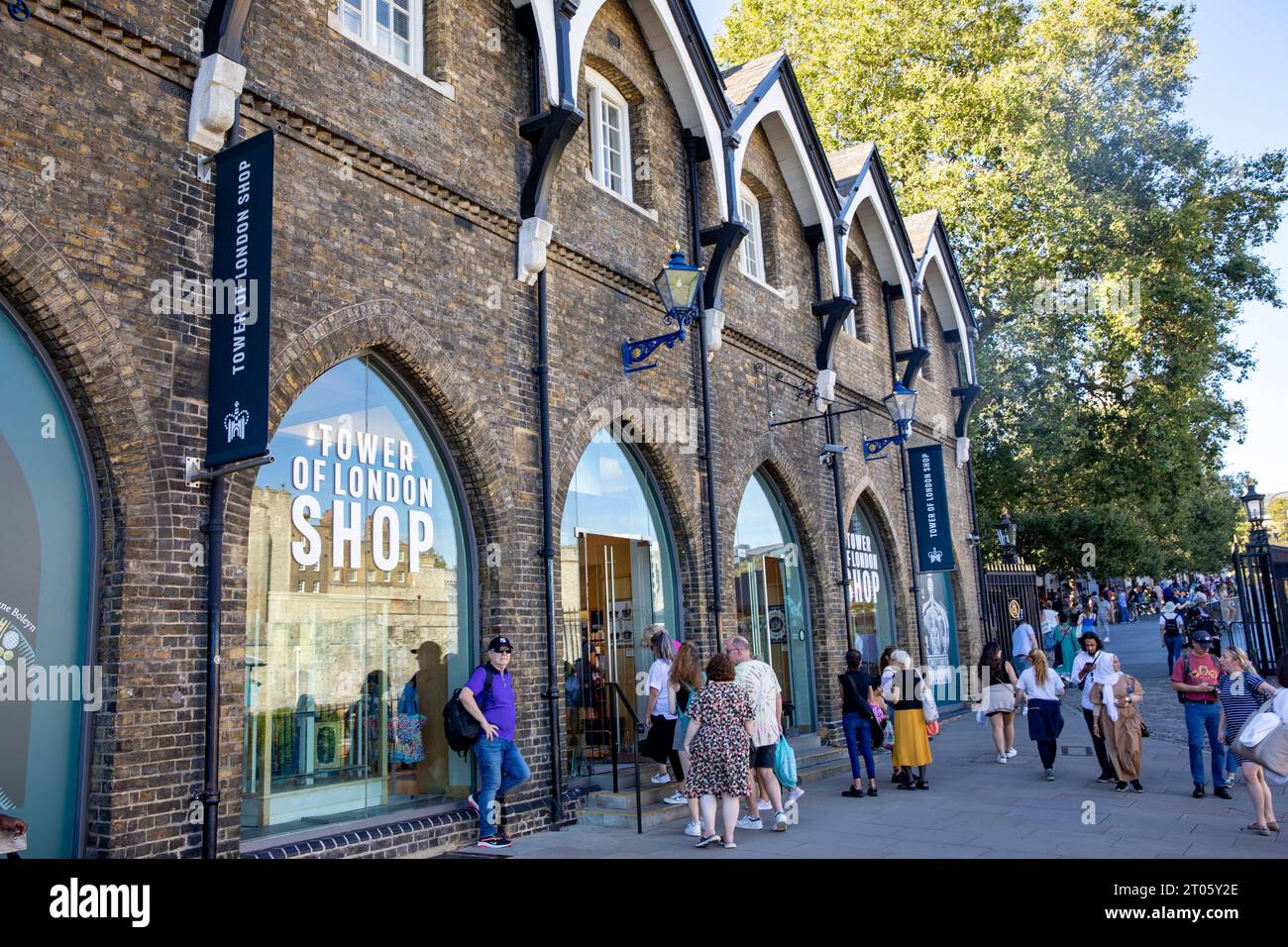 Negozio di articoli da regalo della Torre di Londra per souvenir e regali a tema britannico, Londra, Inghilterra, Regno Unito Foto Stock