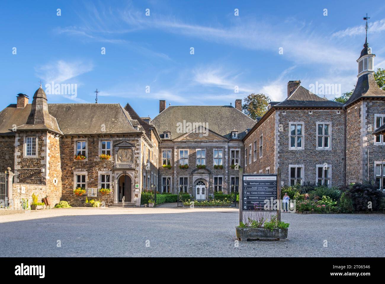 Abbazia di Val-Dieu, ex monastero cistercense nella valle di Berwinne vicino Aubel, Pays de Herve, provincia di Liegi, Vallonia, Belgio Foto Stock