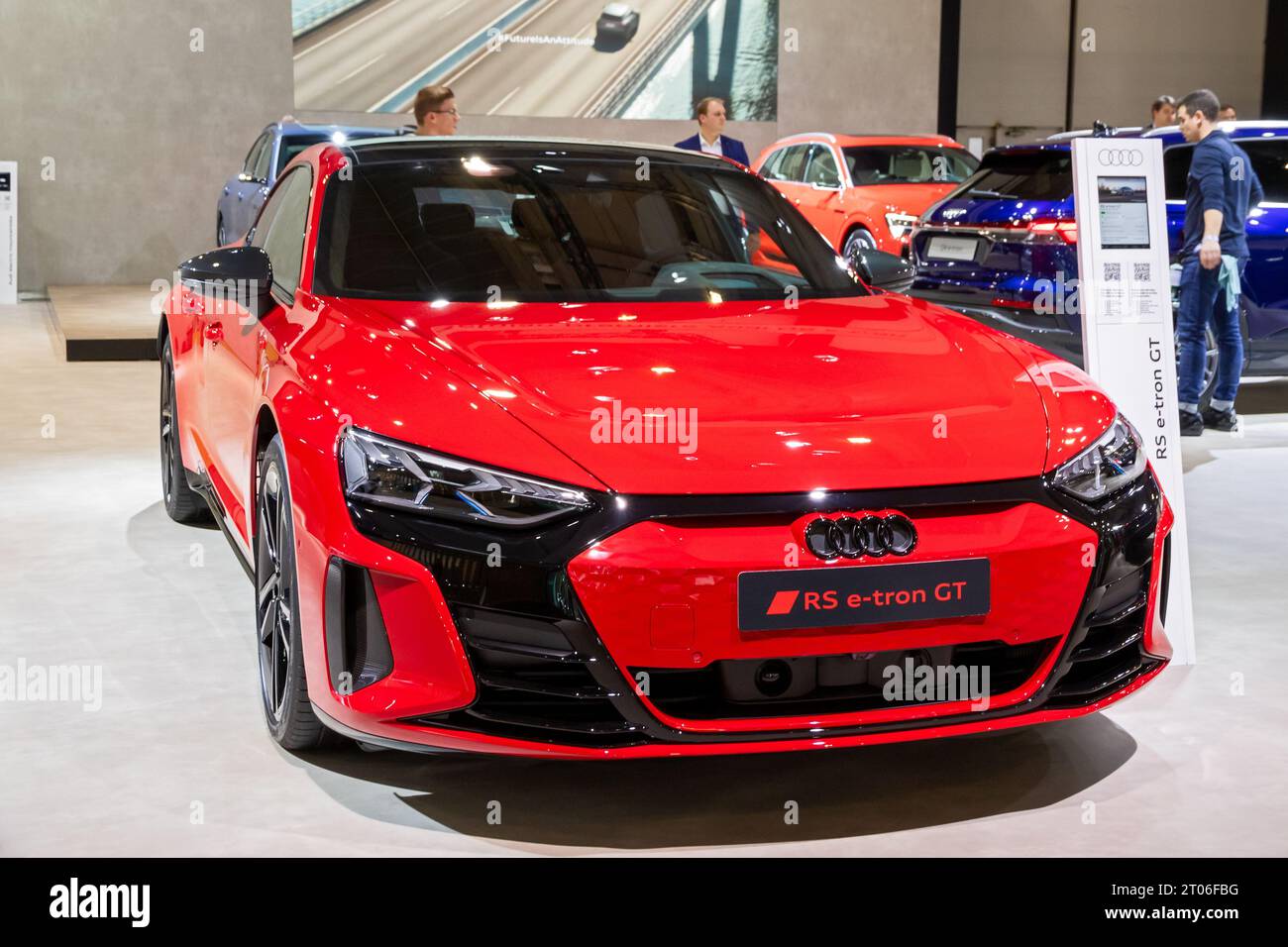 Auto sportiva elettrica Audi RS e-tron GT al Salone europeo dell'Autosalon di Bruxelles. Bruxelles, Belgio - 13 gennaio 2023. Foto Stock