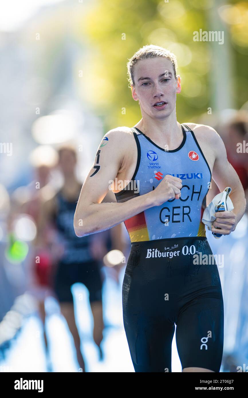 Annika Koch partecipa a Pontevedra nel World Triathlon Championship Series 2023. Foto Stock