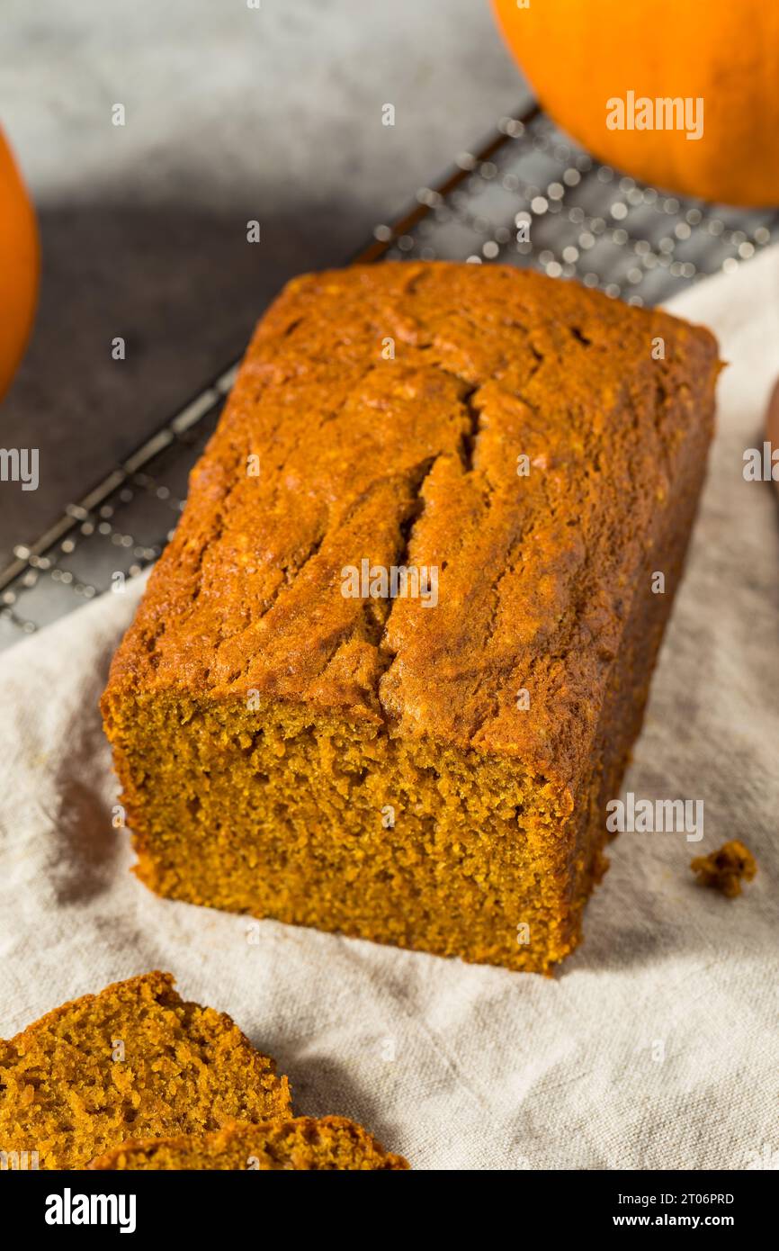 Pane di zucca dolce fatto in casa pronto a mangiare Foto Stock