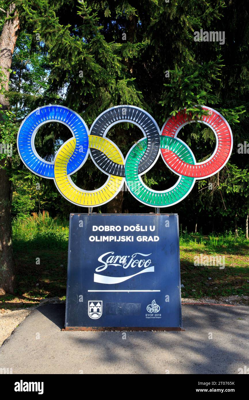 Il logo originale dei Giochi Olimpici del 1984 a Sarajevo, in Jugoslavia (ora Bosnia-Erzegovina) Foto Stock