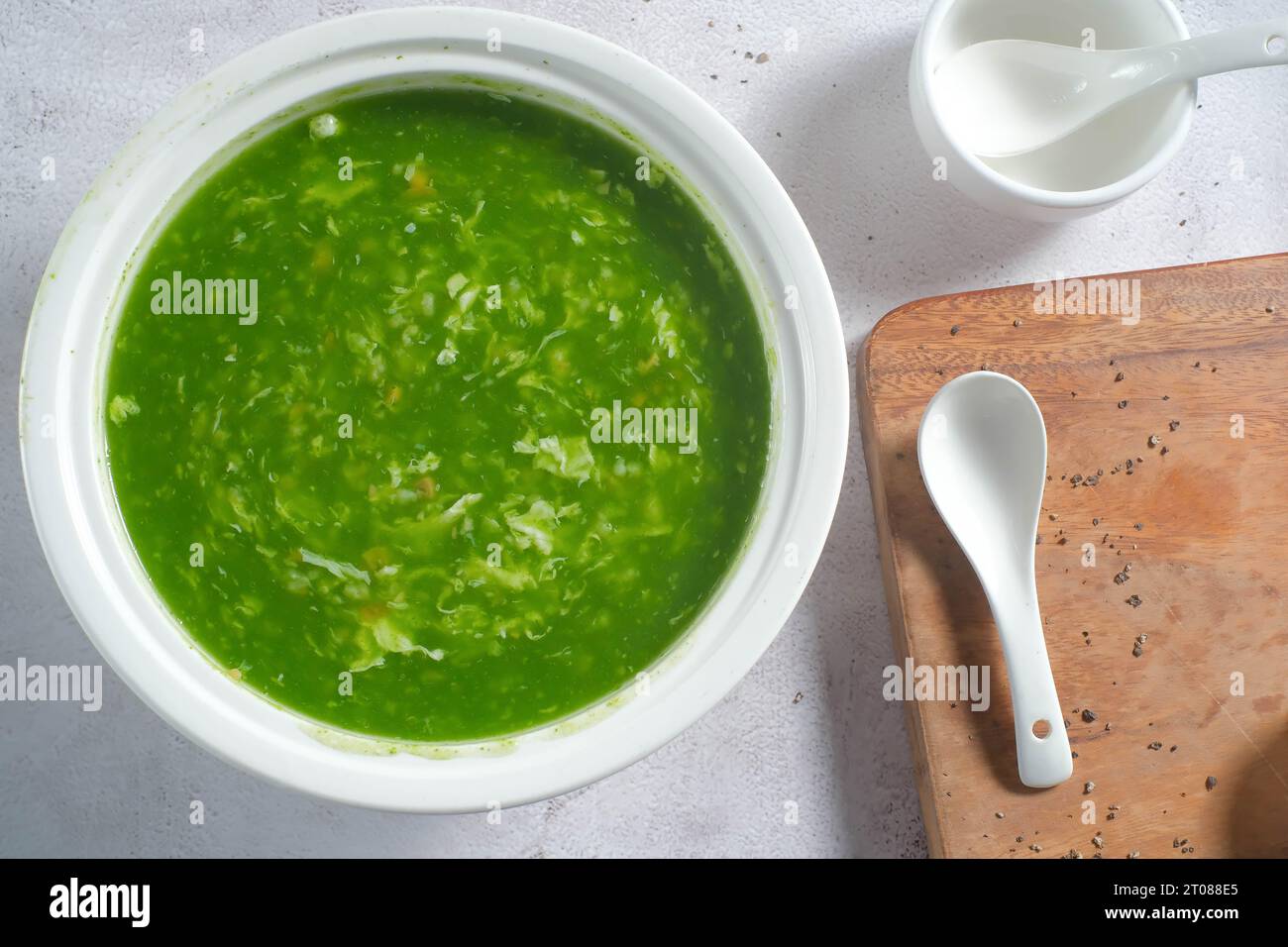 zuppa di verdure verde Foto Stock