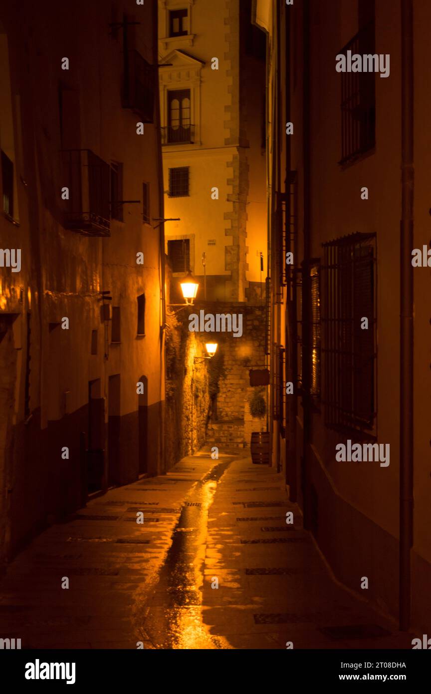 Calles de Cuenca por la noche Foto Stock