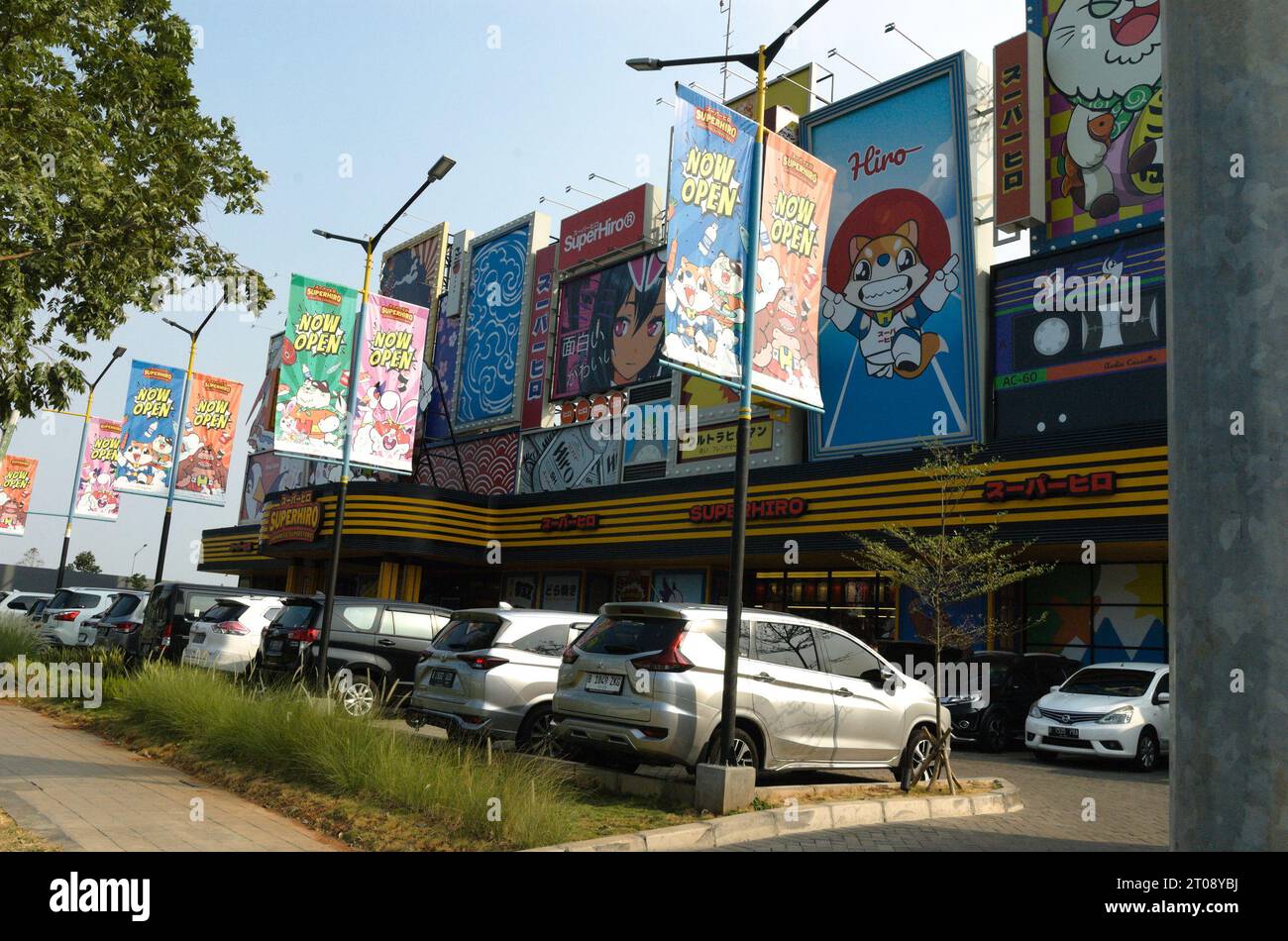 Giacarta, Indonesia - 24 settembre 2023 - Un mercato moderno basato su un tema giapponese che vende una varietà di prodotti quotidiani nazionali ed esteri Foto Stock