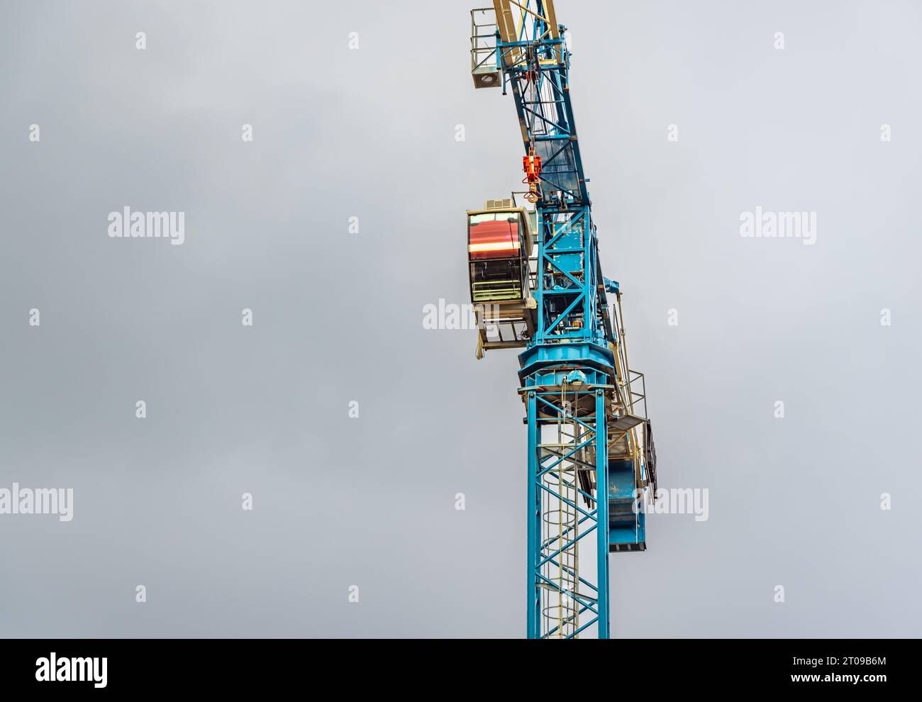 sezione di un'alta gru edile a nashville, tennessee Foto Stock