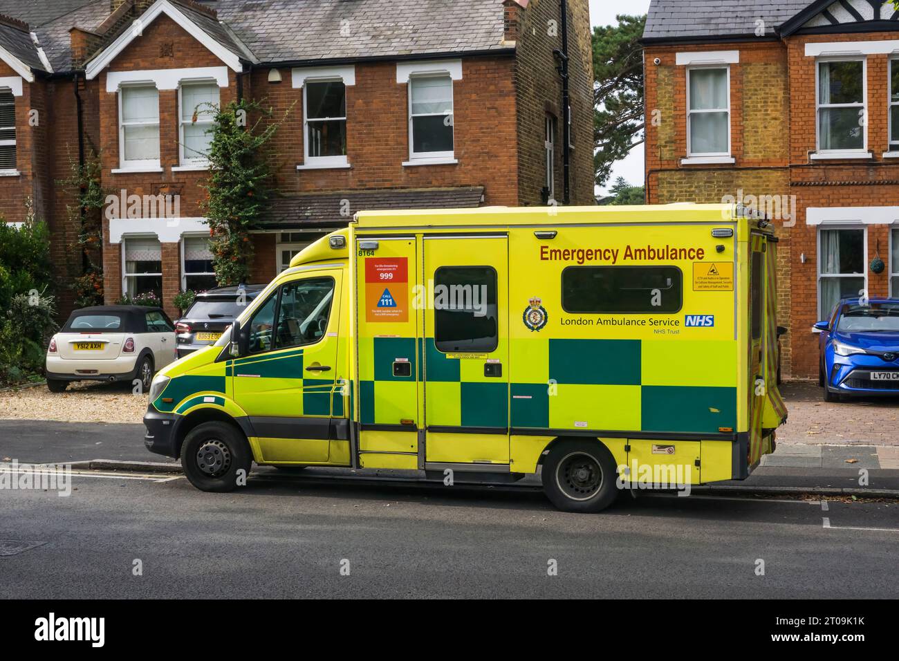 Un'ambulanza del London Ambulance Service NHS Trust nel sud di Londra. Foto Stock