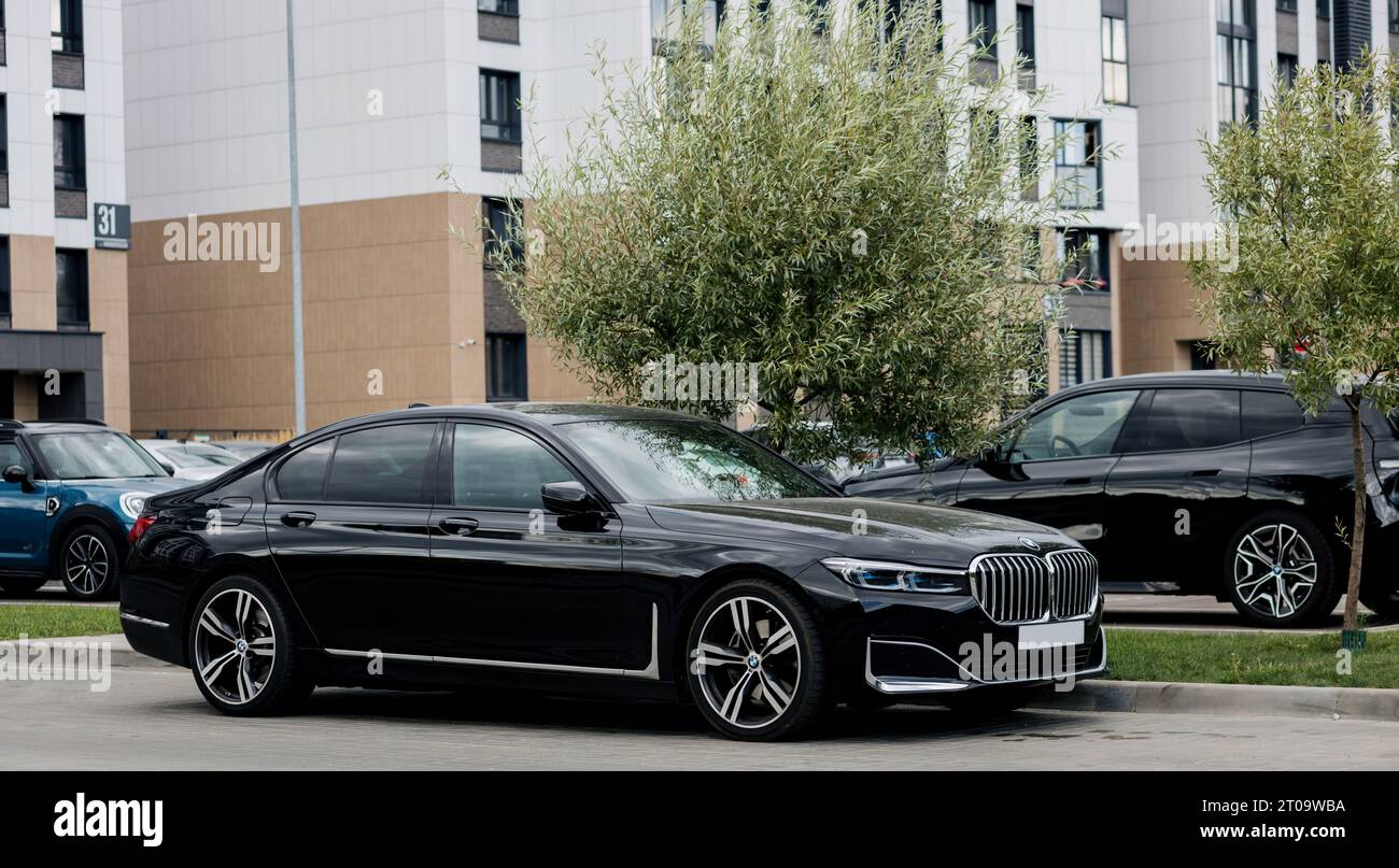 Minsk, Bielorussia, ottobre 2023 - BMW auto di lusso premium. costosa berlina tedesca Foto Stock