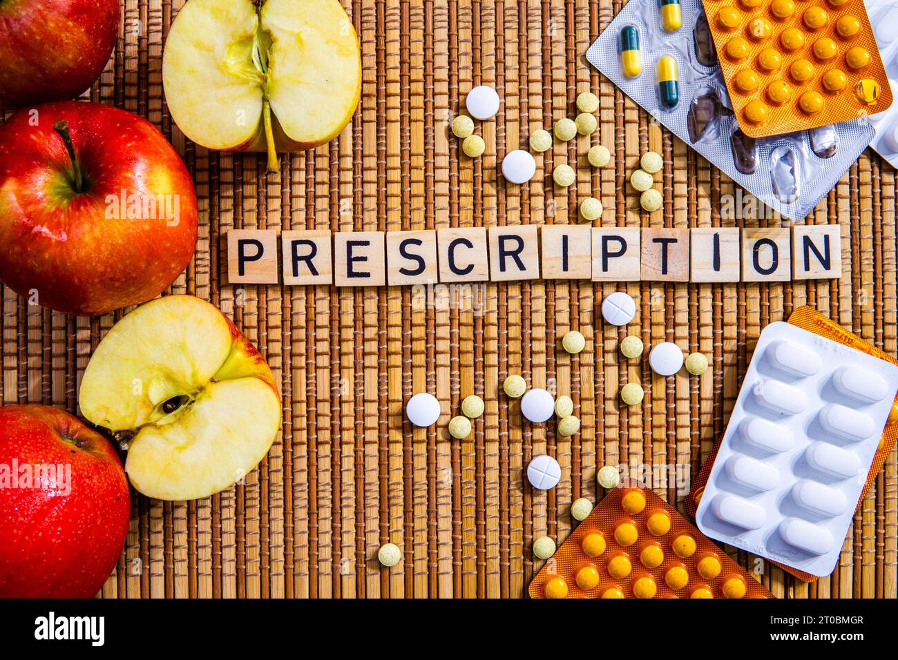 Prescrizione parola in lettere mele e farmaci farmaci medicina moderna oppiacei farmaci di crisi Foto Stock