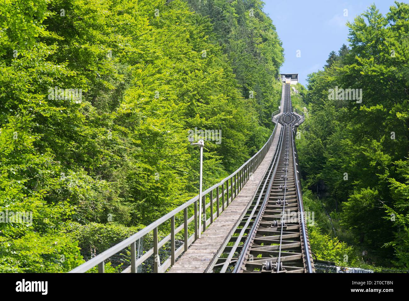 Salzbergbahn (funivia per la miniera di sale di Hallstatt) ad Hallstatt, alta Austria, è definita una delle città più belle e instagrammabili Foto Stock