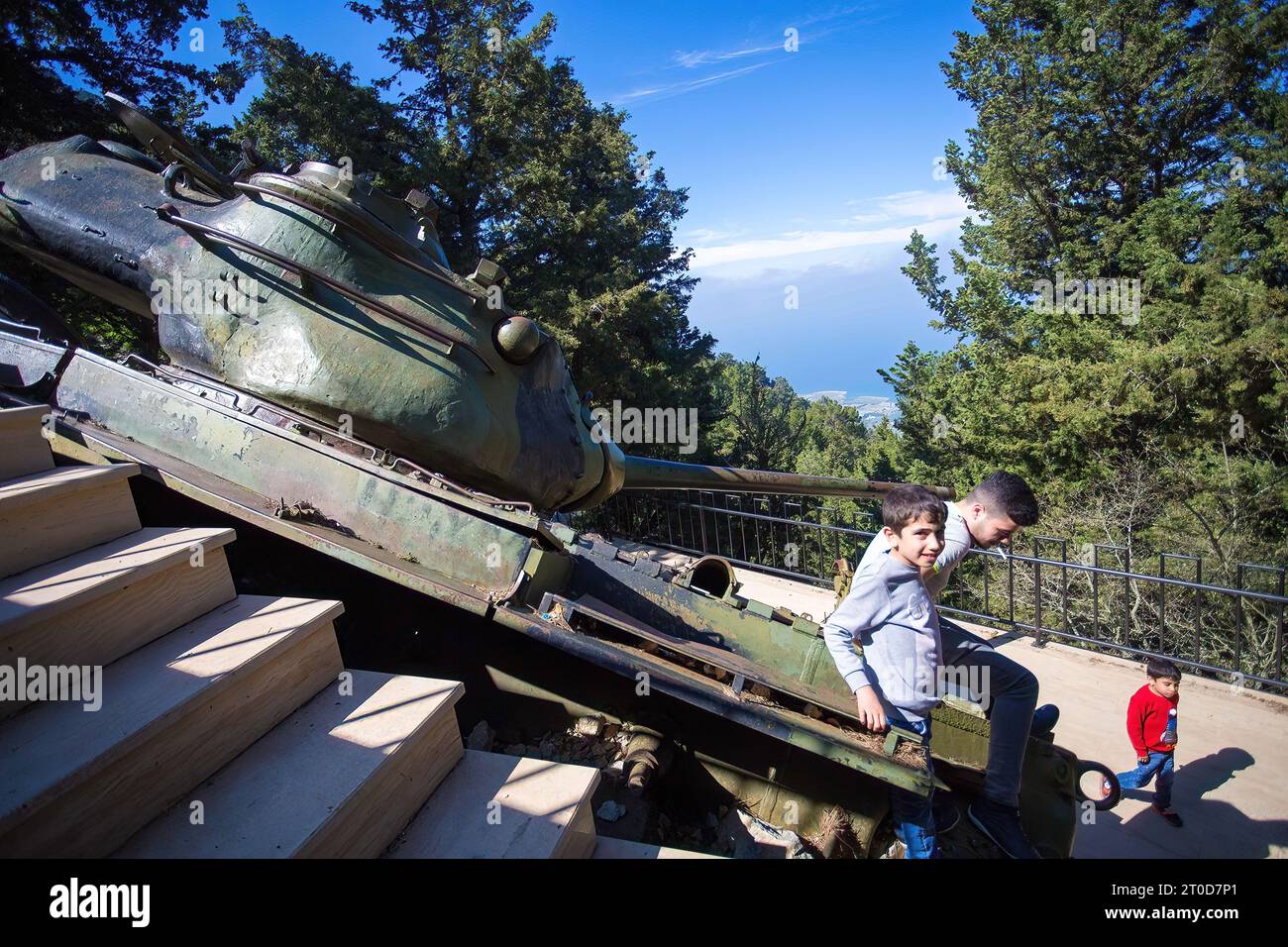 Ha fatto saltare un carro armato da battaglia... Foto Stock