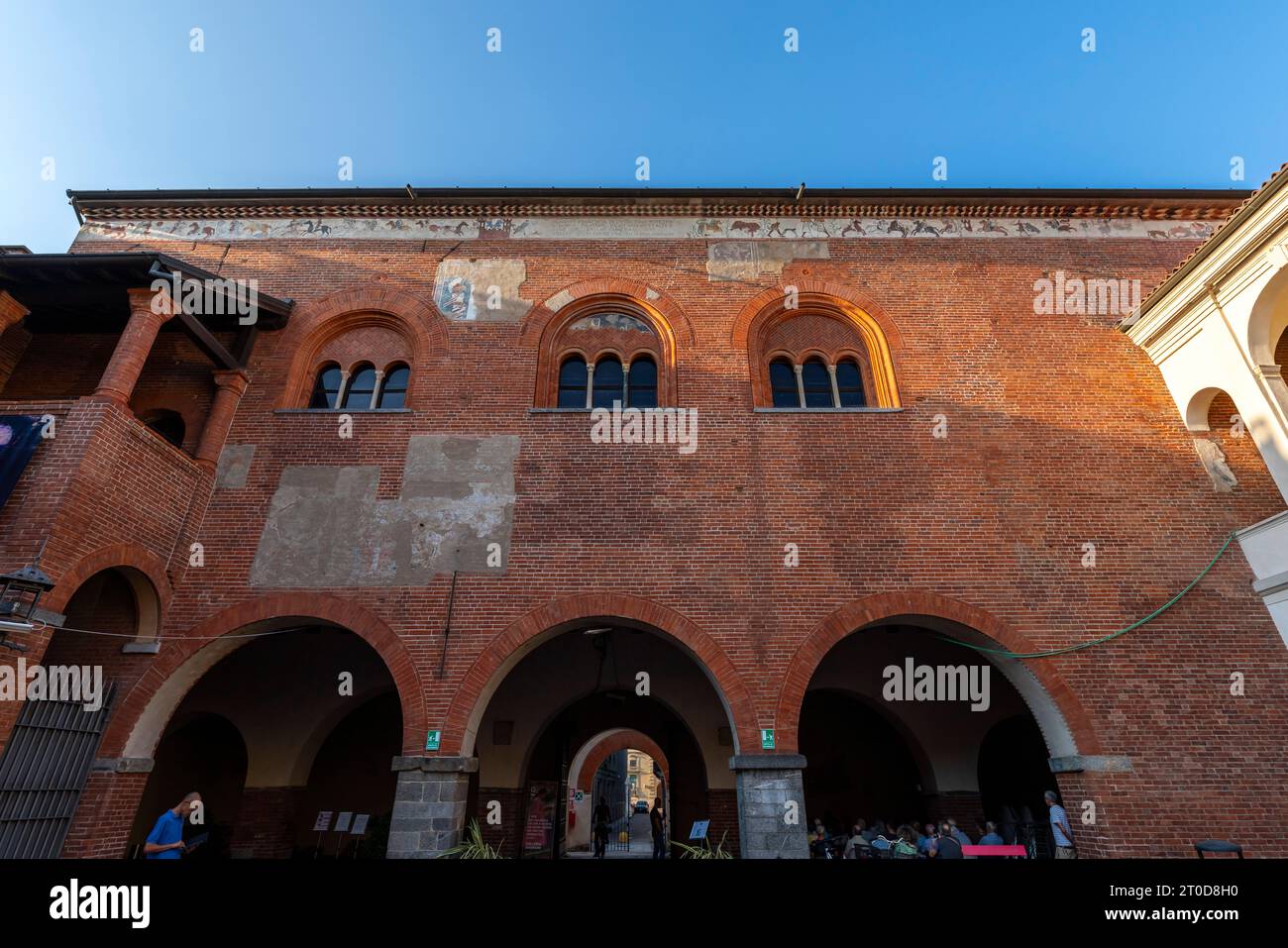 Chiostro della Cattedrale Rectory, Novara, Piemonte, Italia, XV secolo. La Cattedrale di Novara dedicata all'assunzione della Vergine Maria (Catted Foto Stock
