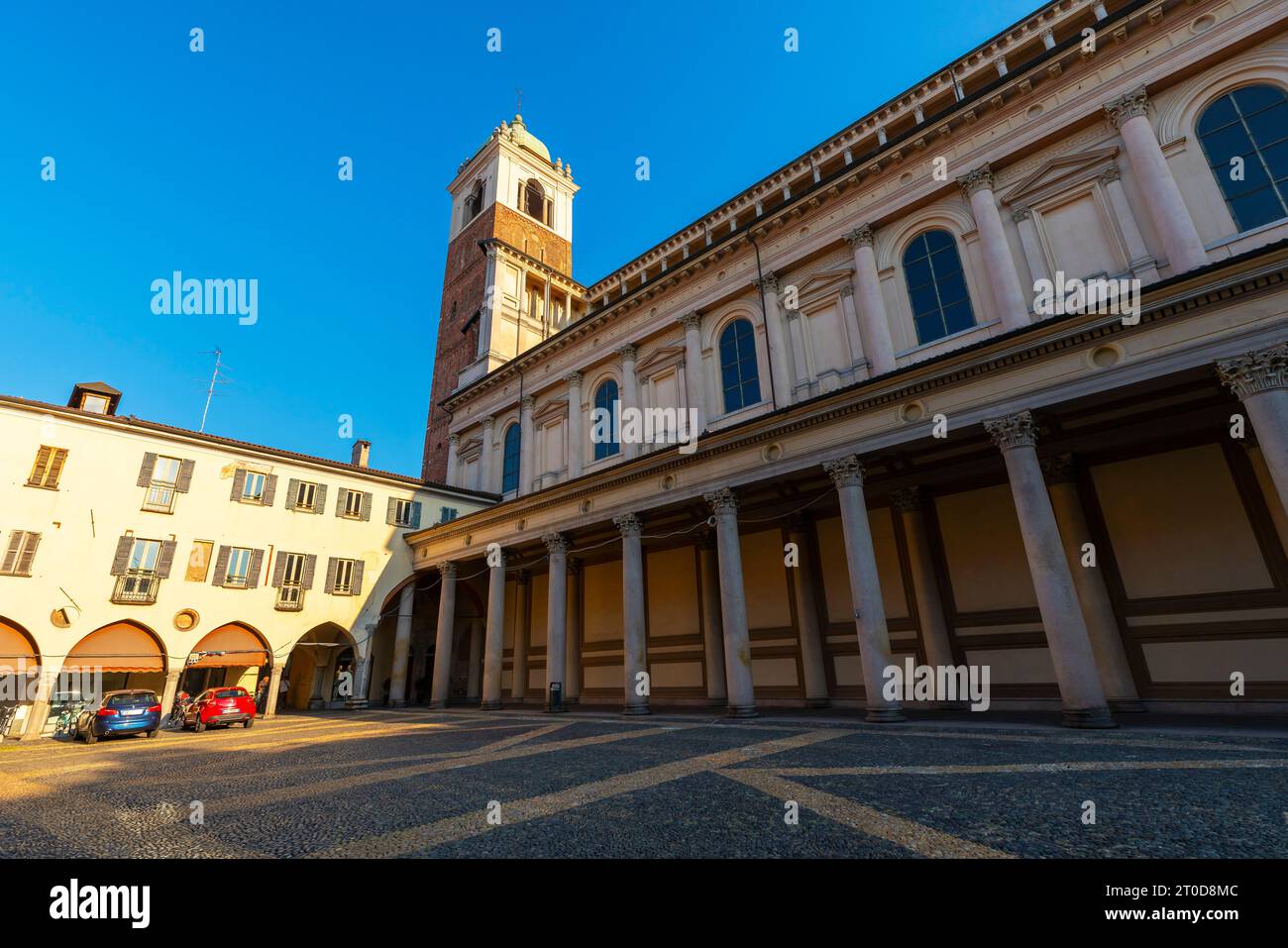 Chiostro della Cattedrale Rectory, Novara, Piemonte, Italia, XV secolo. La Cattedrale di Novara dedicata all'assunzione della Vergine Maria (Catted Foto Stock
