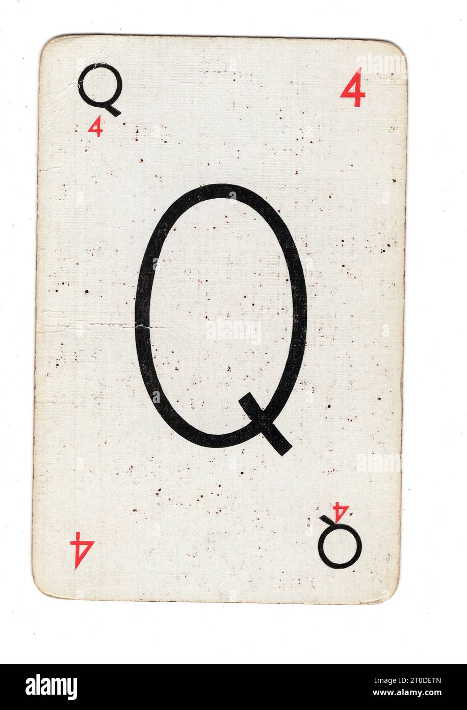 Una carta da gioco Lexicon vintage con la lettera Q su sfondo bianco. Foto Stock