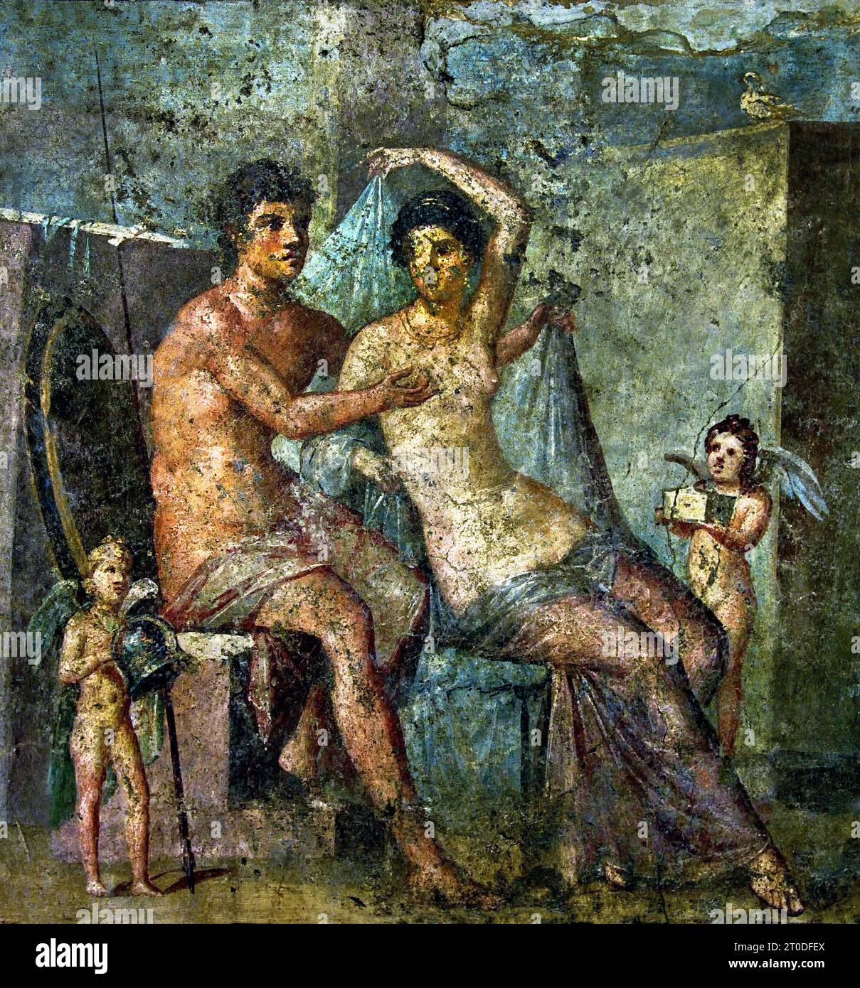 Afrodite con i cupidi. Casa di Meleagro, Peristilium. La città romana di fresco Pompei si trova vicino a Napoli, nella regione Campania. Pompei fu sepolta sotto 4-6 m di cenere vulcanica e pomice nell'eruzione del Vesuvio nel 79 d.C. Italia Foto Stock