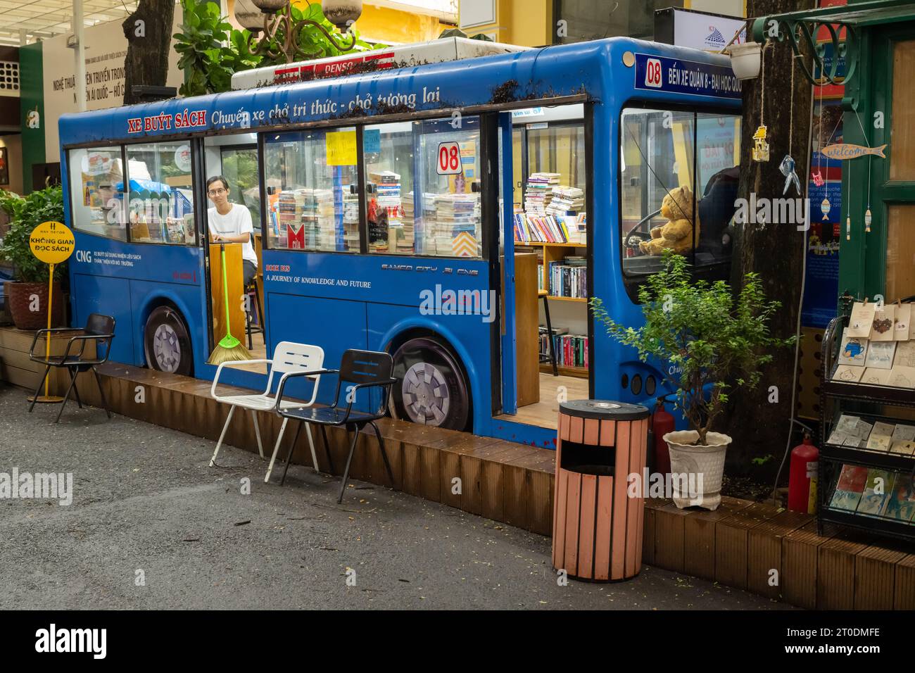 Il Book Bus a Book Street, ho chi Minh City, Vietnam Foto Stock